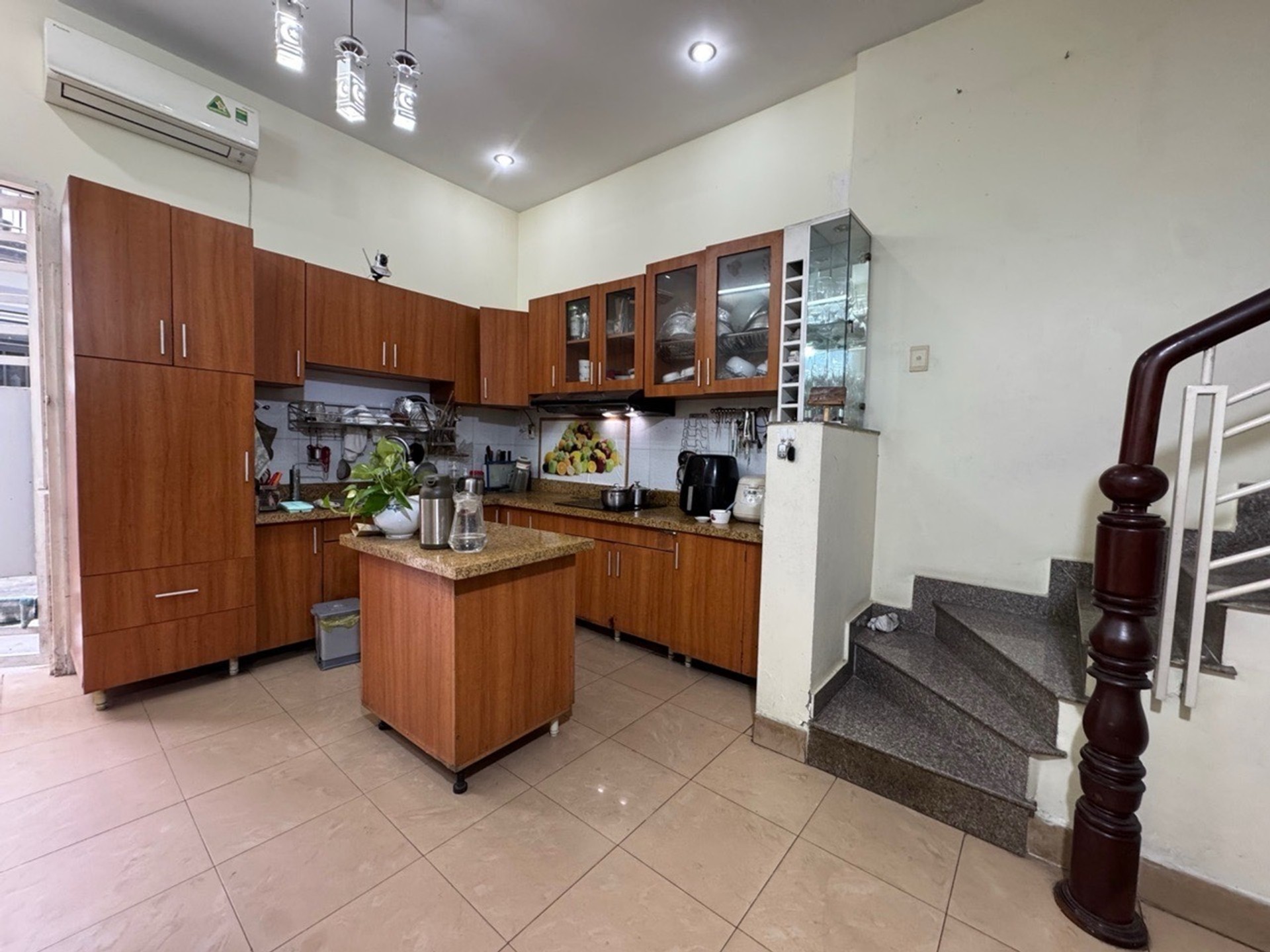 Bán nhà riêng 4 tầng tại Núi Thành, Tân Bình, 55m2, 11 tỷ