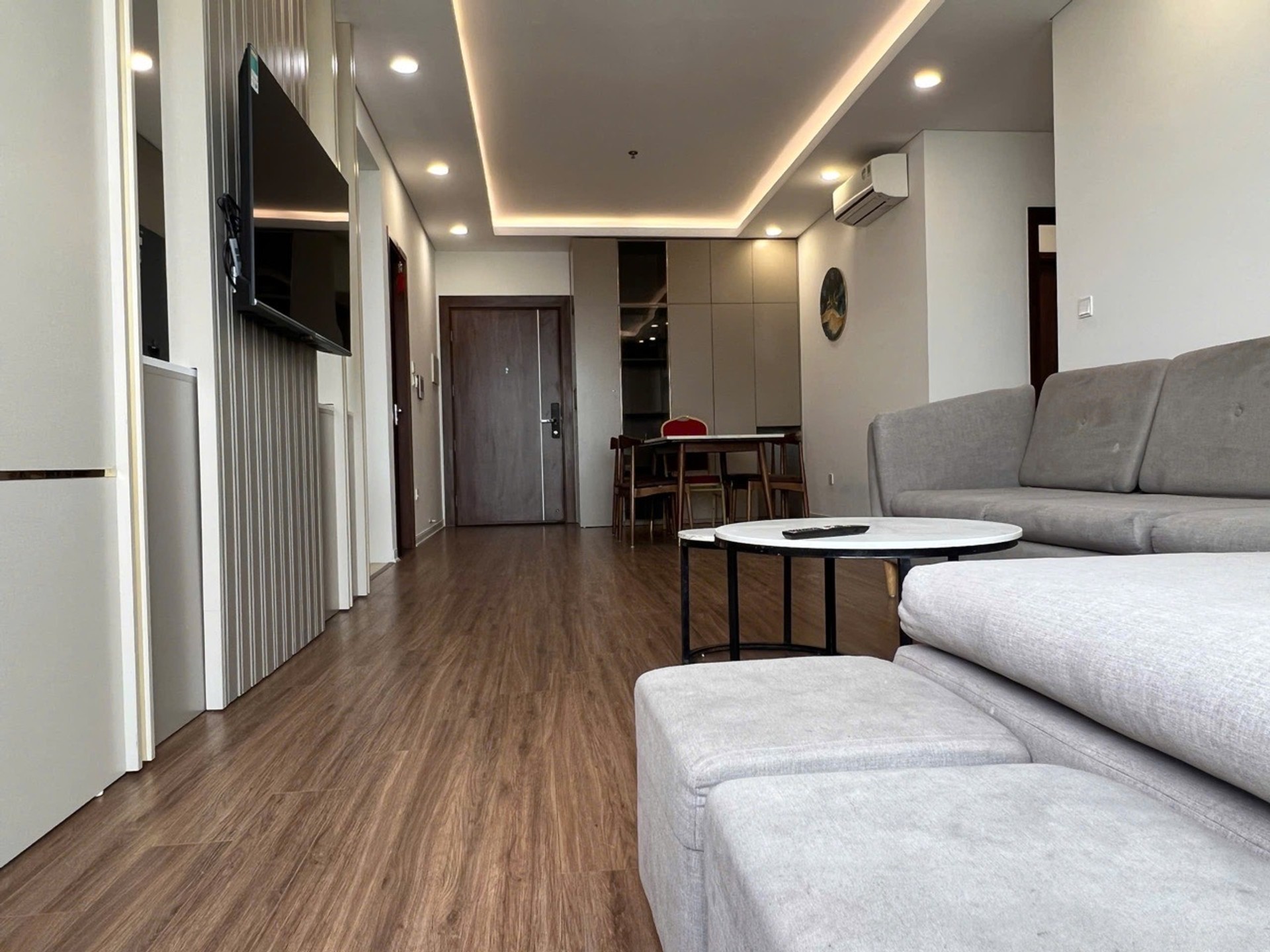 Căn hộ 3 phòng ngủ tại Bình Minh Garden Đức Giang, lô góc, full nội thất