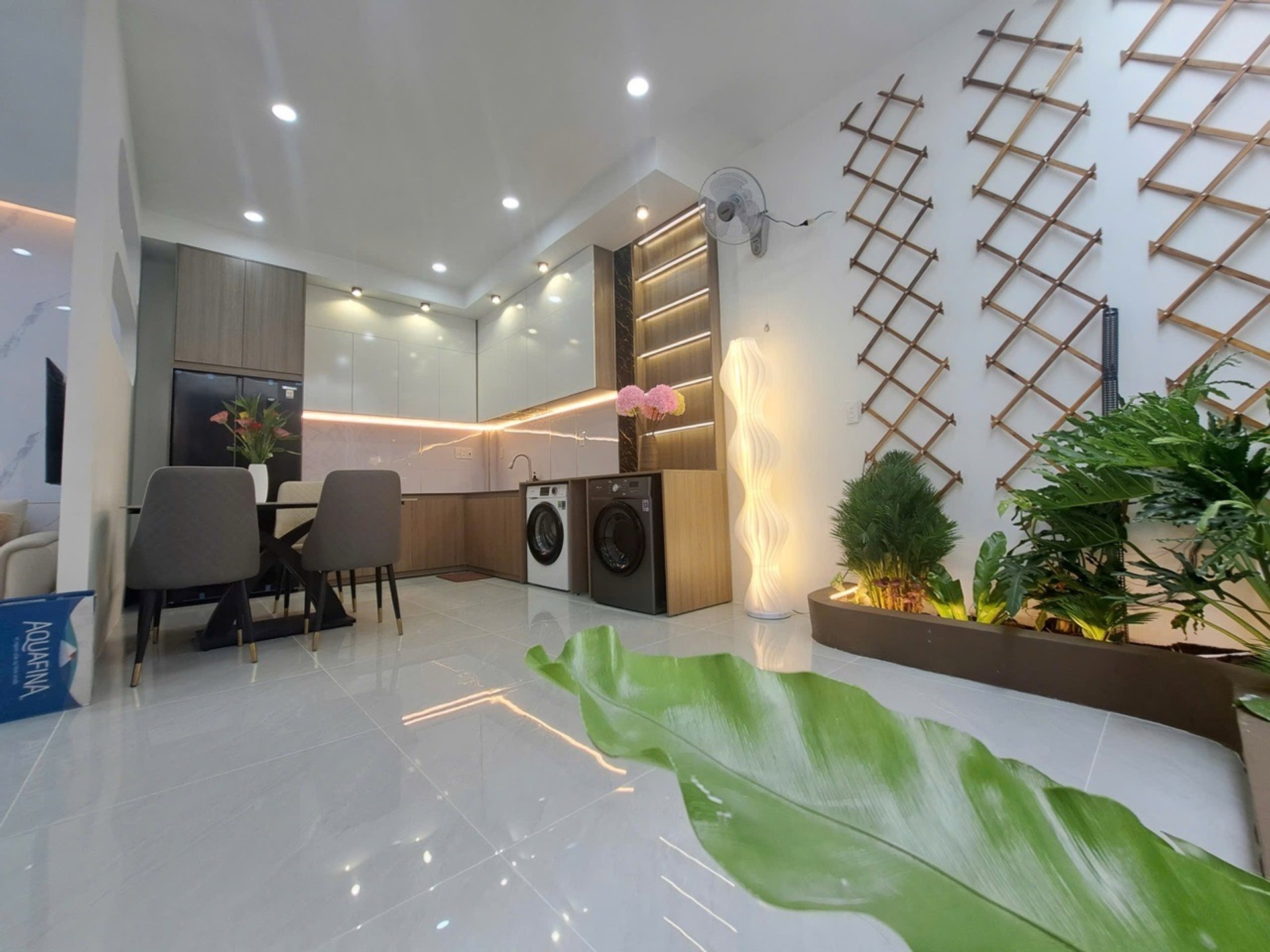 Chỉ 3.25 tỷ sở hữu villa mini mặt tiền rộng ngay trung tâm Thủ Dầu Một