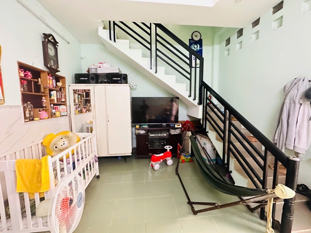 Nhà hẻm ô tô quận Tân Phú 3 phòng ngủ, giá 6 tỷ