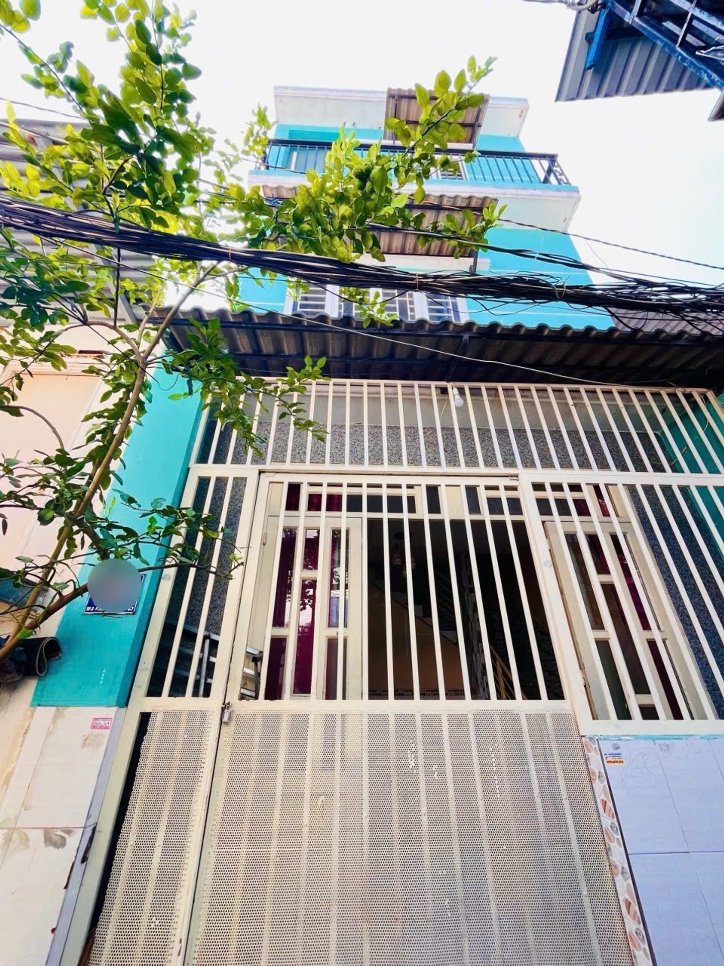 GIÁ RẺ BẤT NGỜ , 3,45 TỶ SỞ HỮU NGAY Nhà 3 Lầu. 2 Pn, 2 Wc , Hẻm 2,5M Q.7 Bùi văn Ba