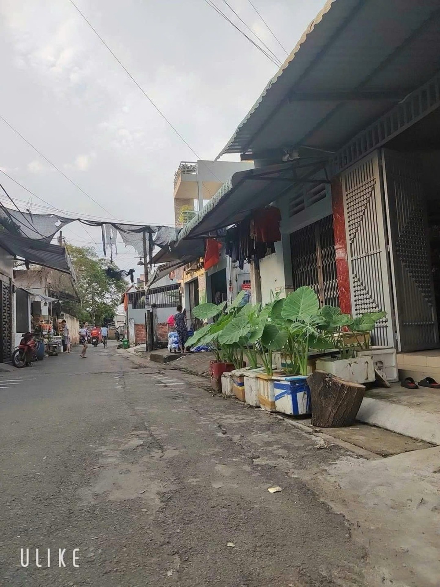 Bán nhà 2 tầng hẻm xe hơi diện tích 134m2 gần chợ Linh Xuân, khu dân trí an ninh