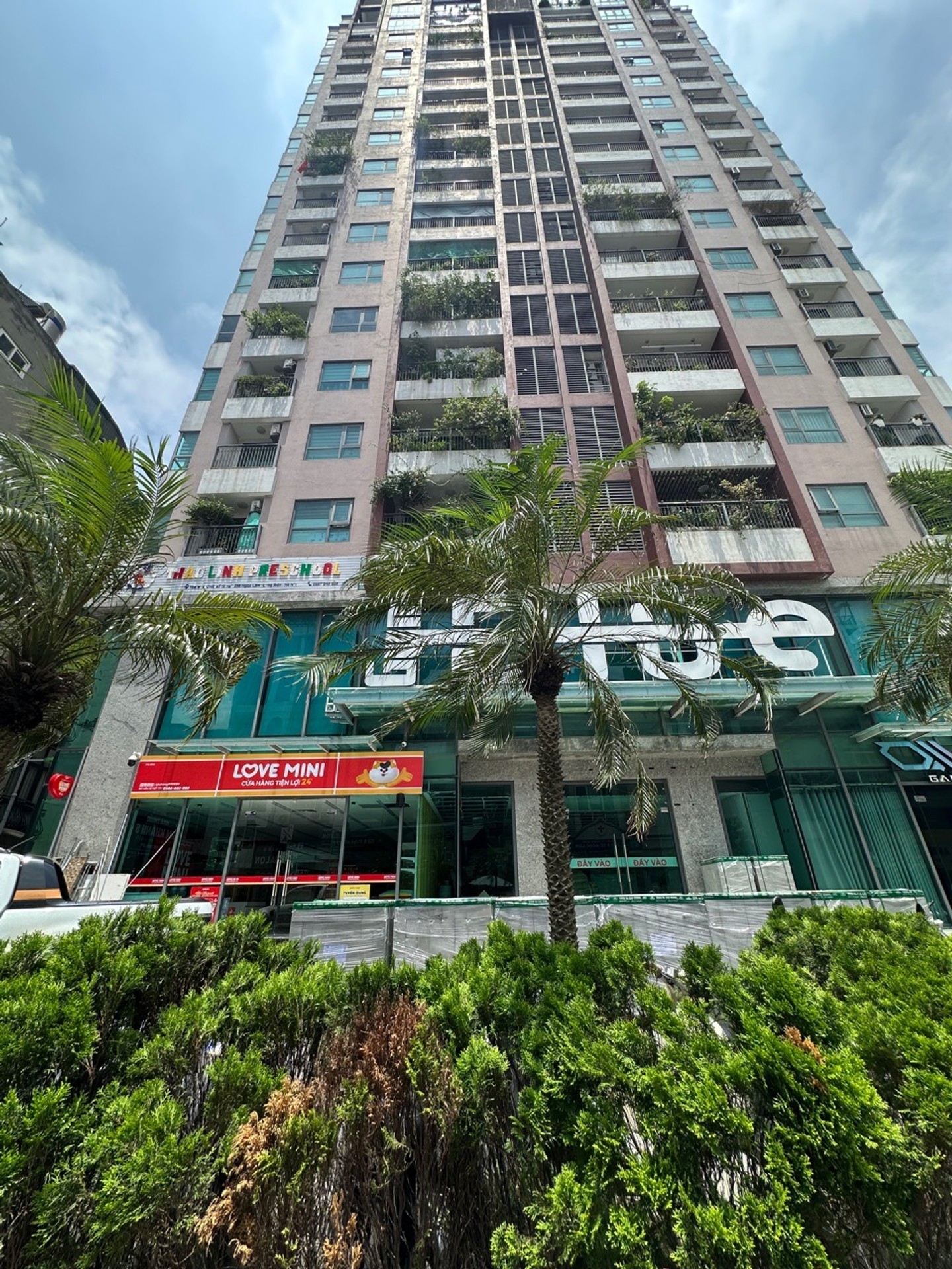 Căn hộ chung cư 90m² hướng Đông Nam tại trung tâm Ngọc Lâm, Long Biên