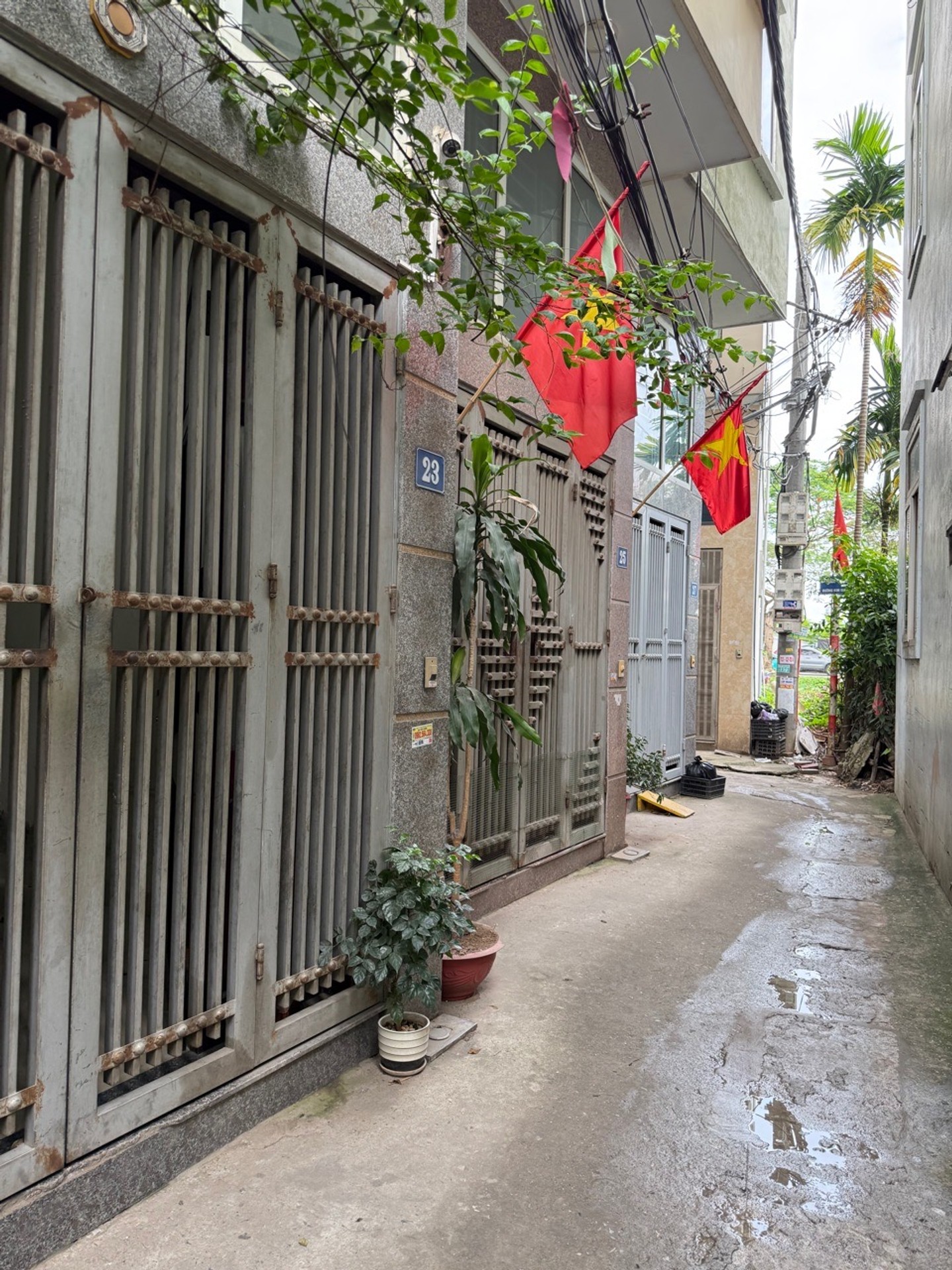 Bán nhà KIM GIANG 9.5 tỷ Ngõ Rộng Thoáng Nhà Đẹp Diện tích rộng Gần Bãi Ô Tô sổ đỏ chính chủ ở ngay