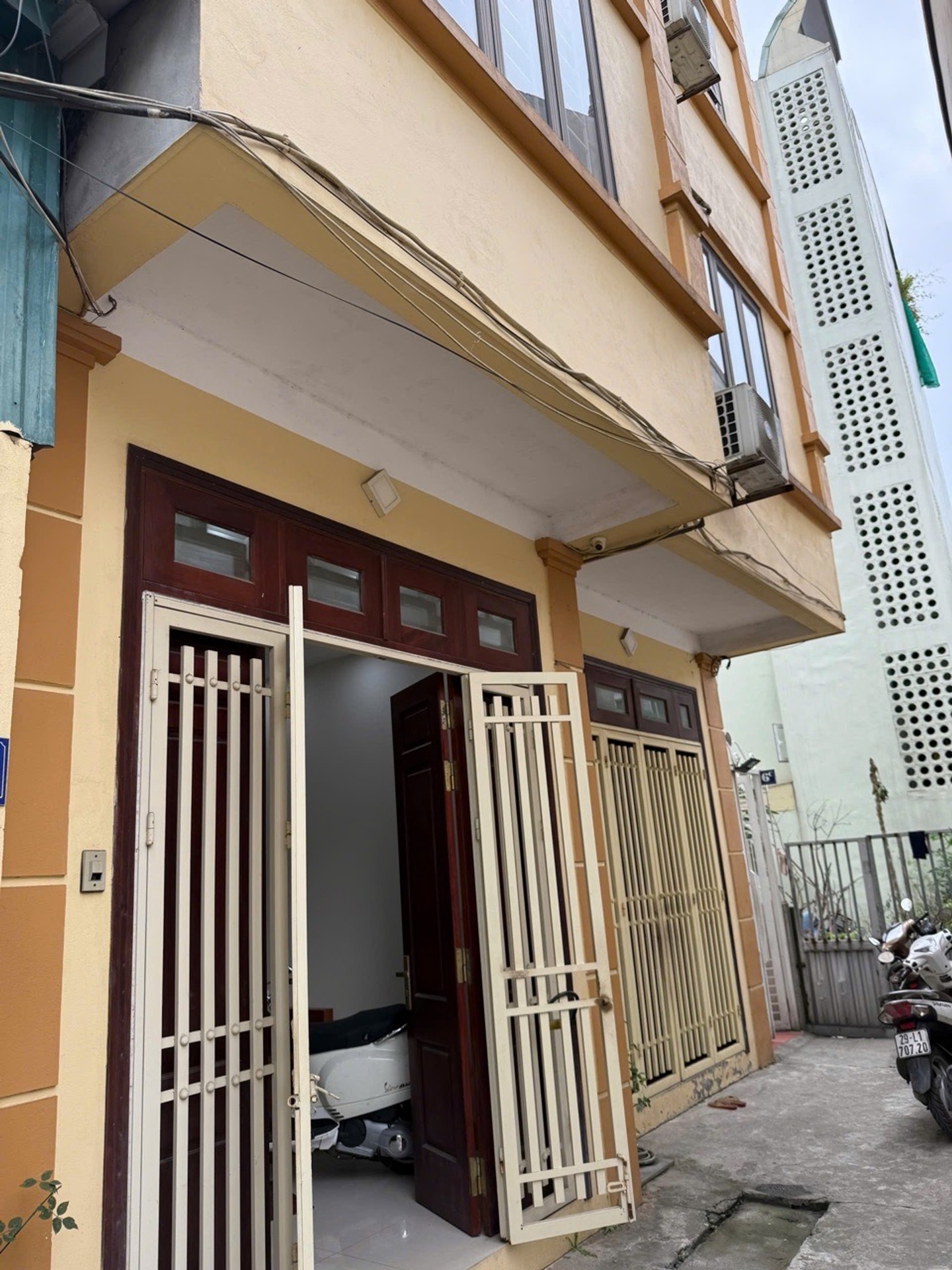 Bán nhà riêng 5 tầng diện tích 31.8m² tại Ngọc Thụy, tiện nghi đầy đủ