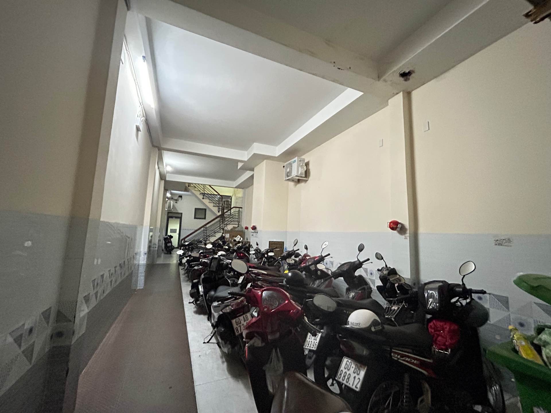 Nhà riêng 5 tầng dịch vụ cao cấp tại khu vực Tô Hiệu, Tân Phú