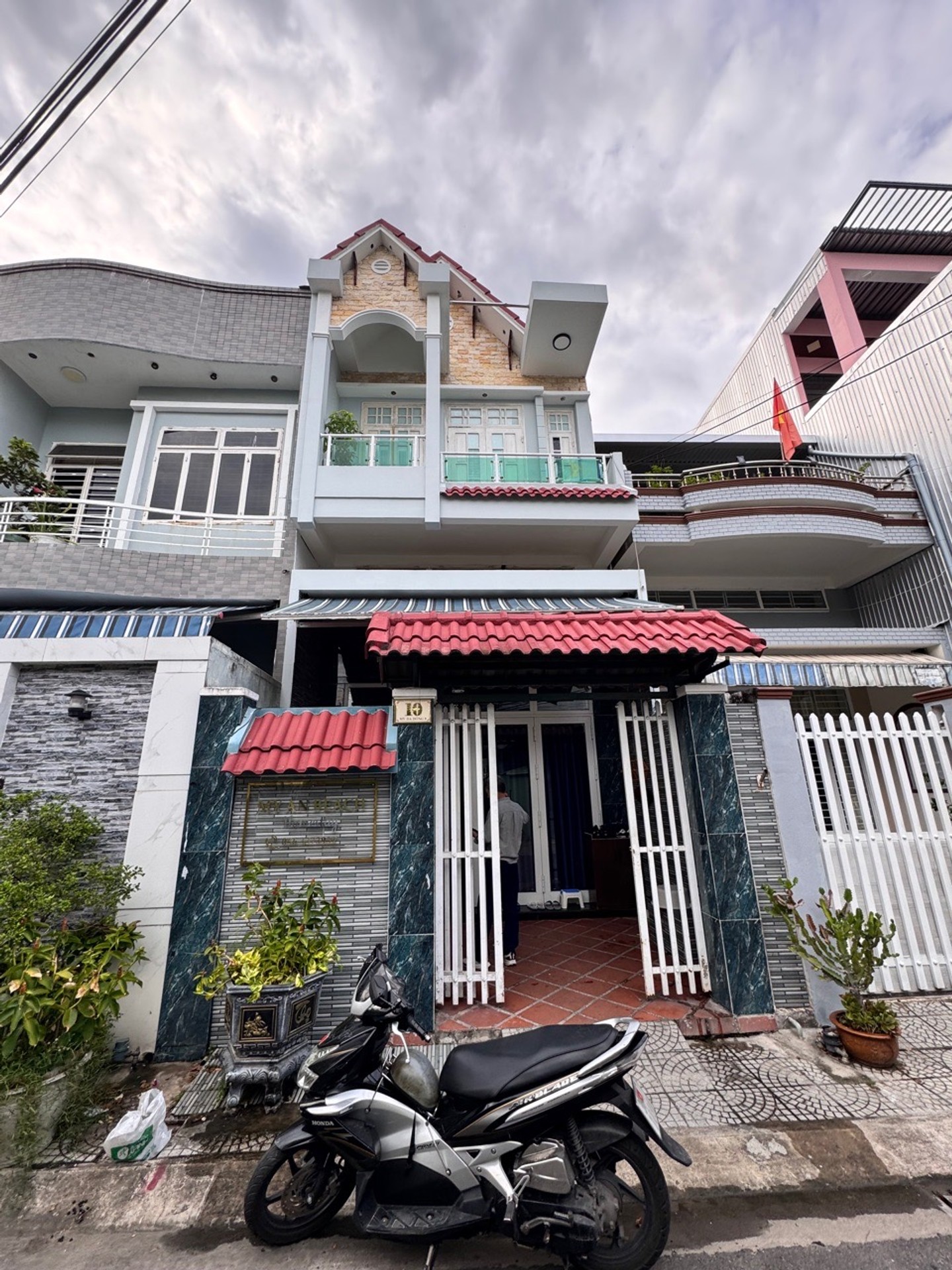 Bán nhà mặt phố Mỹ Đa Đông 78m2, giá 12,1 tỷ, kinh doanh tốt