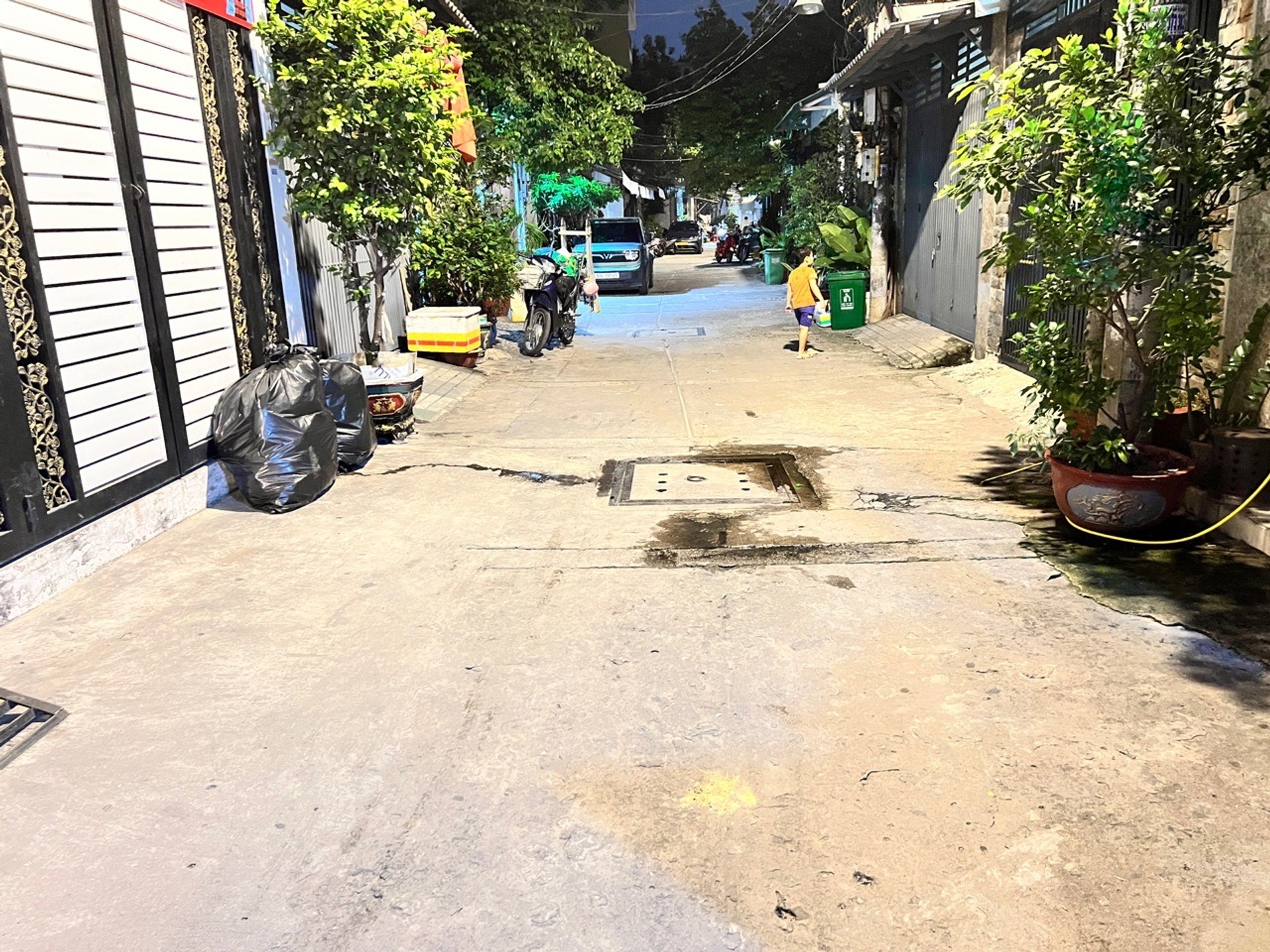 Bán nhà riêng trung tâm Tân Phú diện tích 227m2 mặt tiền 17.5m, có sẵn CHDV thu nhập ổn định