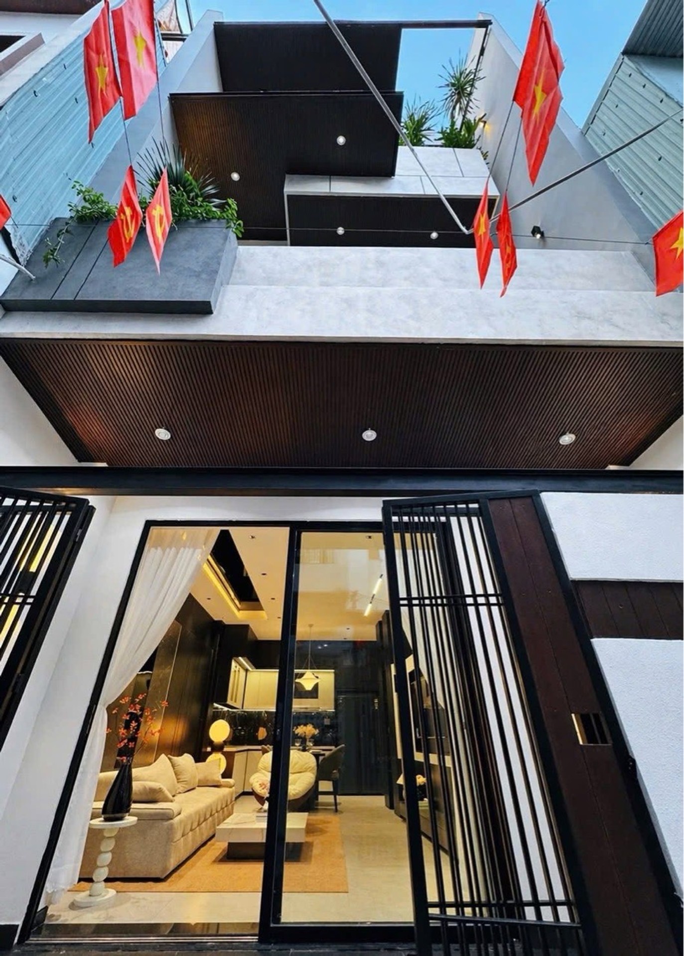 Nhà 3 Tầng Mới Xây Vị Trí Vàng Gần Hồ Đầm Sen, Cơ Hội Vàng Sở Hữu Ngay