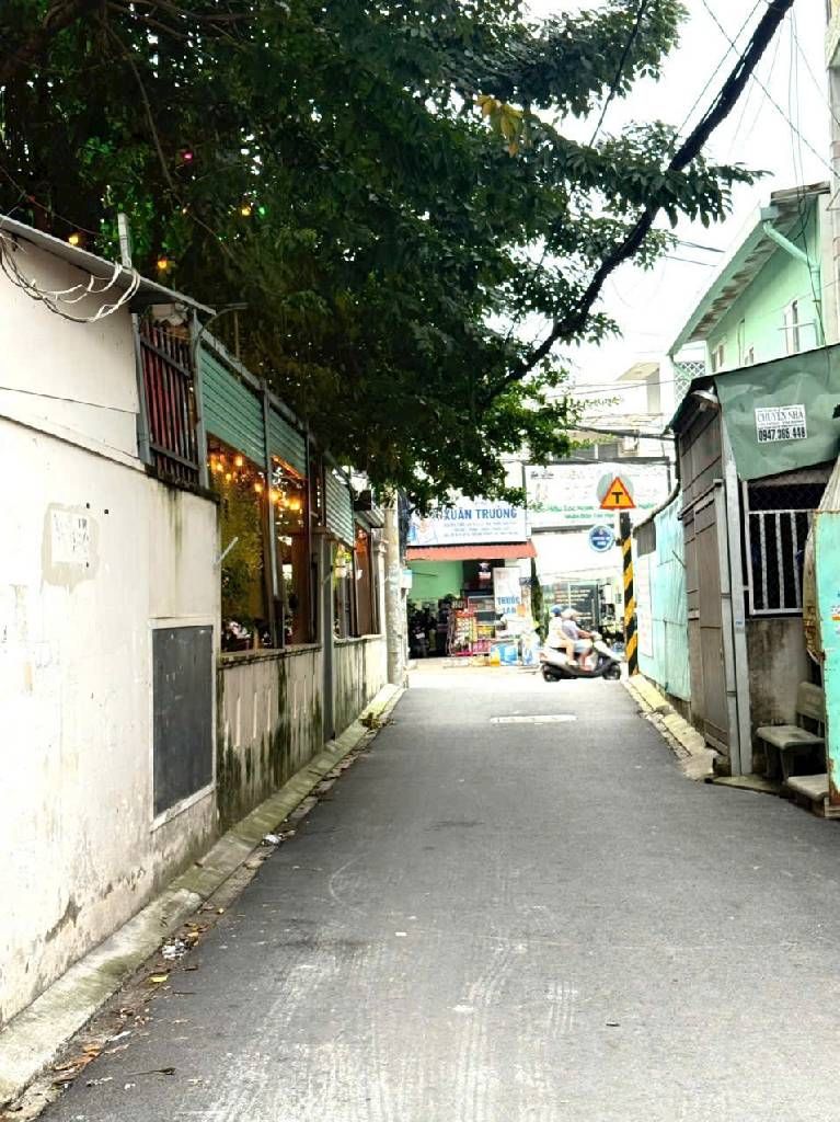 Bán nhà 3 tầng, 79m2, hẻm xe hơi tại quận trung tâm, giá 6.1 tỷ