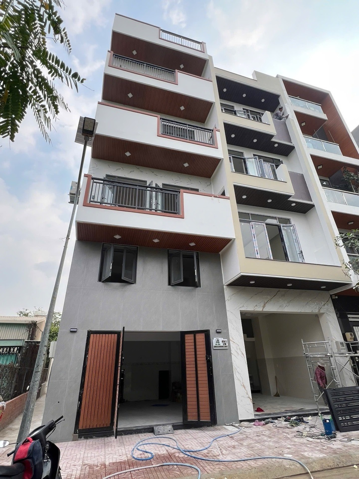 Bán CHDV 15 phòng hẻm ô tô Vườn Lài, An Phú Đông - 98m2 - 6 tầng có thang máy - 18 tỷ