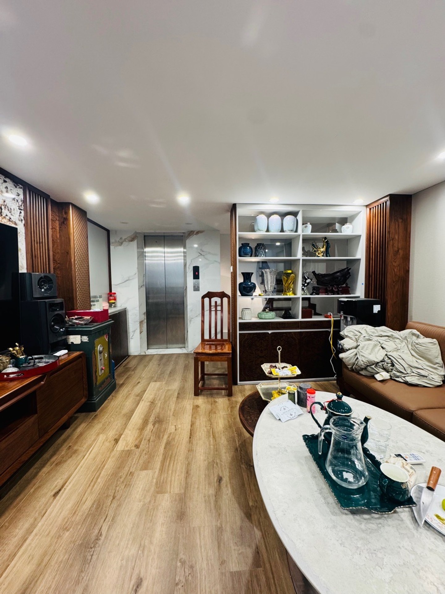 Nhà mặt phố 8 tầng thang máy vỉa hè ô tô dừng tránh Bồ Đề, Long Biên. Giá tốt sở hữu ngay