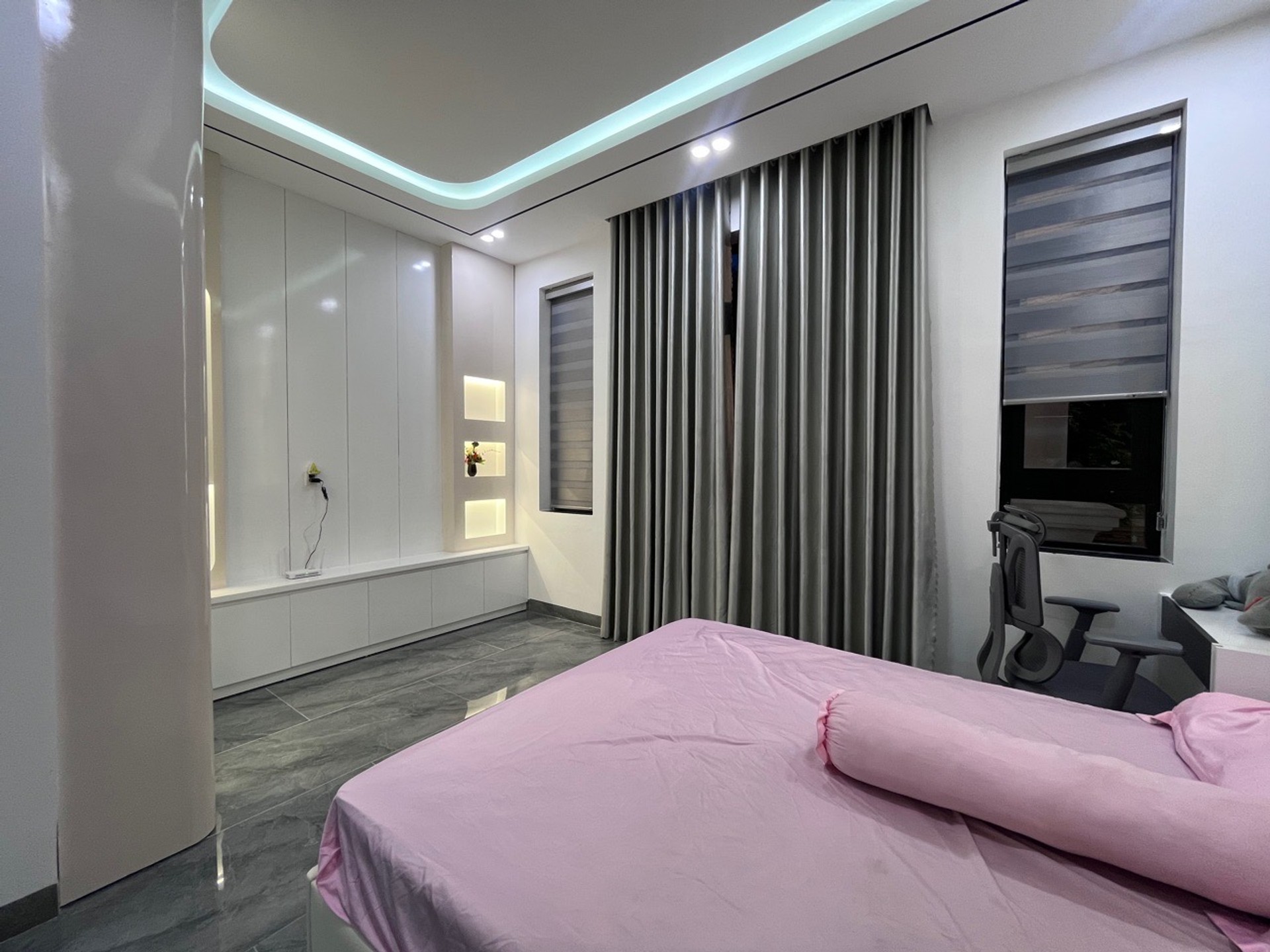 Nhà mặt phố tân cổ điển gần biển, Đà Nẵng giá hợp lý