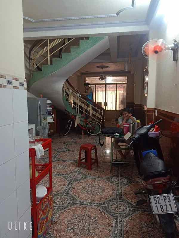 Nhà 2 mặt tiền 3 tầng, 4 phòng ngủ, diện tích 69m2 tại Tân Bình