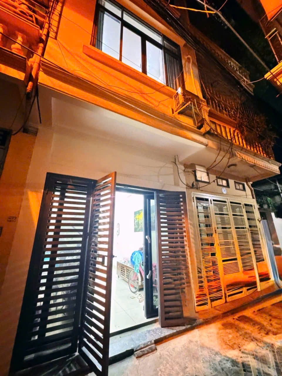 Bán Nhà riêng 5 tầng phố Phương Canh, nhỉnh 5 tỷ, ô tô đỗ cổng.