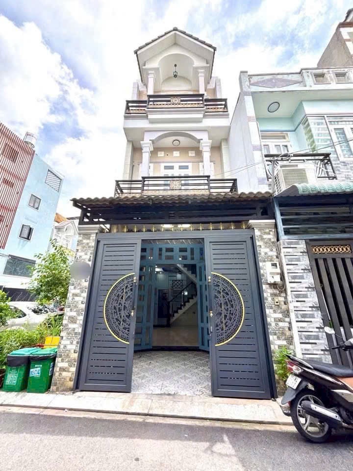 💰GIÁ MỚI CHỈ : 4 TỶ 950 TR (BL)
🏠NHÀ 3 TẦNG_HẺM Ô TÔ NGỦ TRONG NHÀ