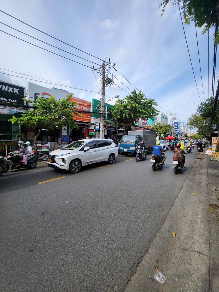 Cơ hội sở hữu nhà 5 tầng đẹp lung linh tại An Dương Vương với giá tốt