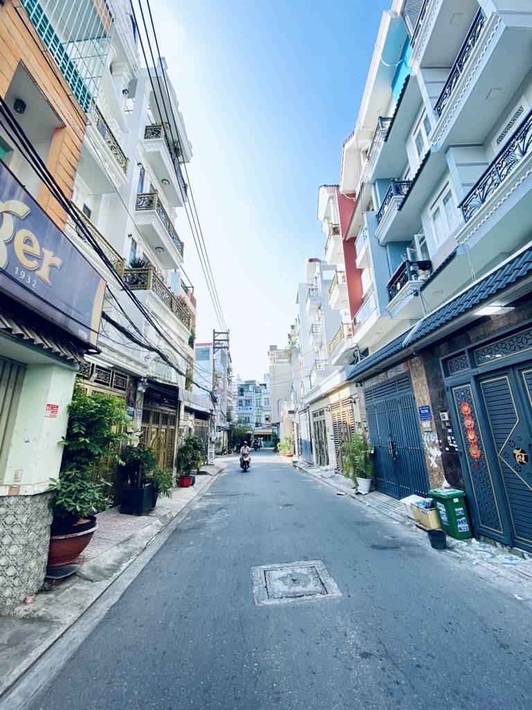 Nhà 4 Tầng Hẻm Ô Tô Bình Tân - Đẹp Và Tiện Nghi