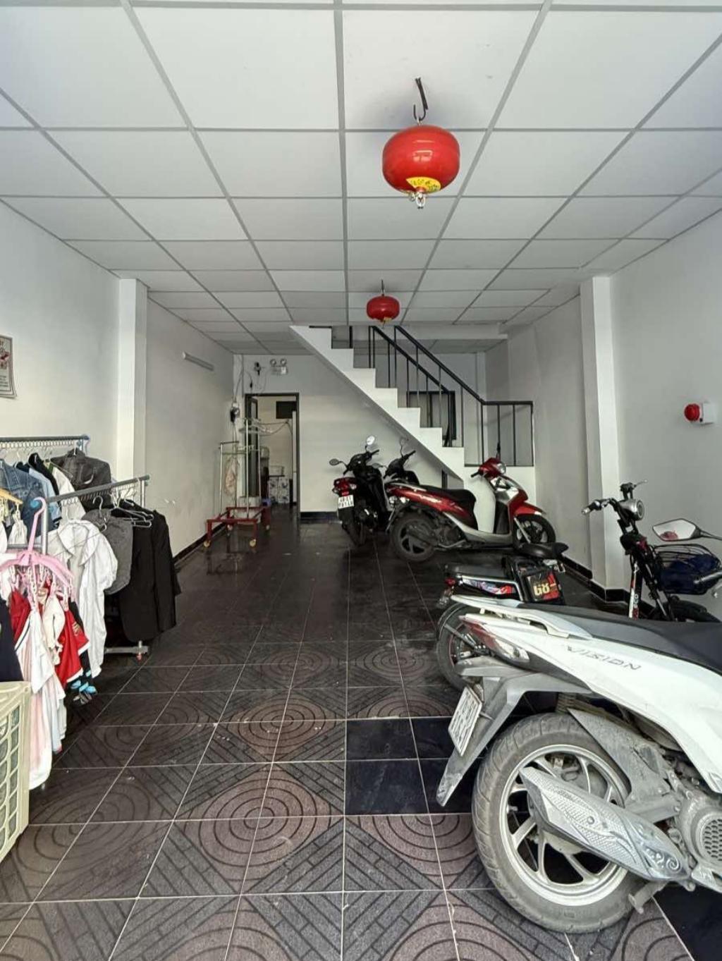 Bán nhà 5 tầng, 6 phòng ngủ, cho thuê thu nhập ổn định tại Tân Phú