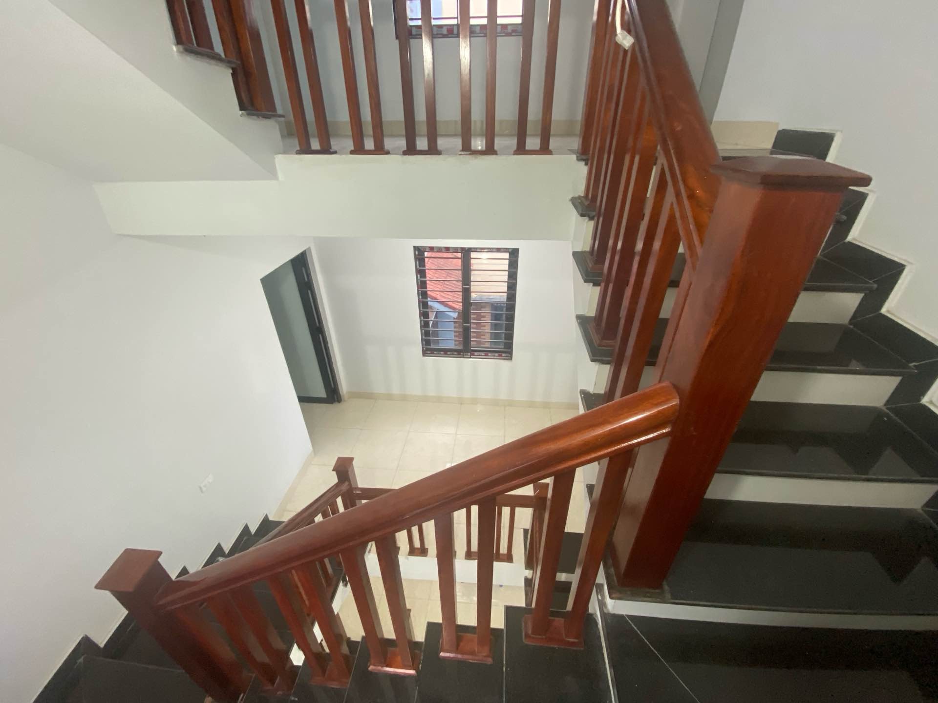 Nhà 4 Tầng xây mới trục chính kinh doanh tại Thường Lê - Quang Minh