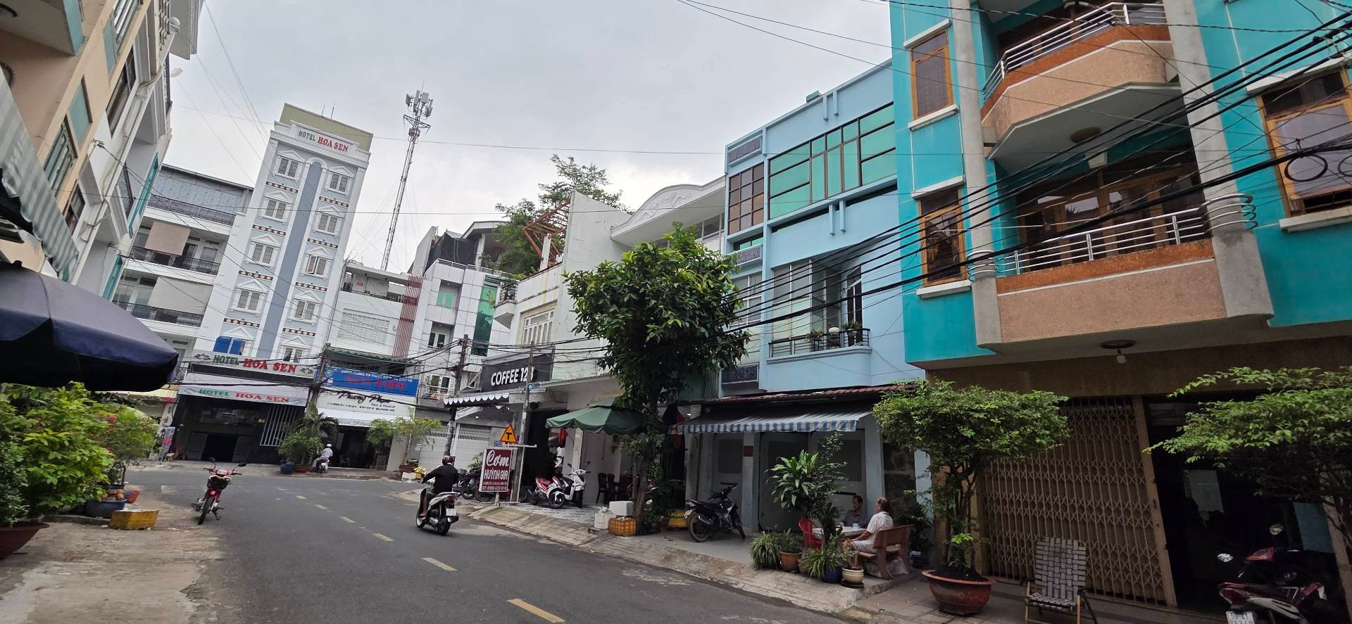 Nhà Mặt Phố Sầm Uất KDC Tên Lửa, 5 Tầng, Giá Hấp Dẫn