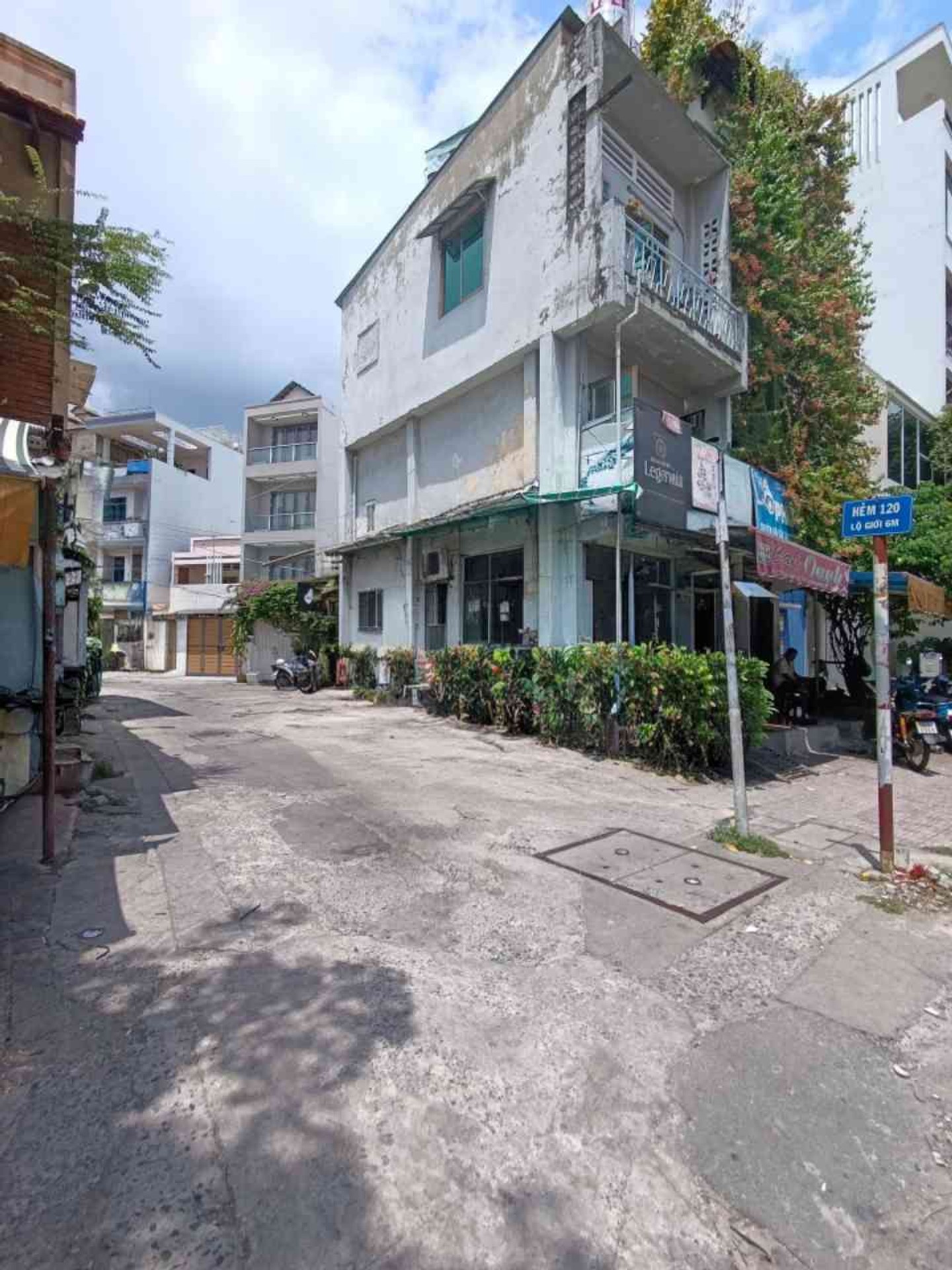 Nhà góc 2 mặt tiền hẻm xe hơi, 2 phòng ngủ, Phú Nhuận, 11.9 tỷ