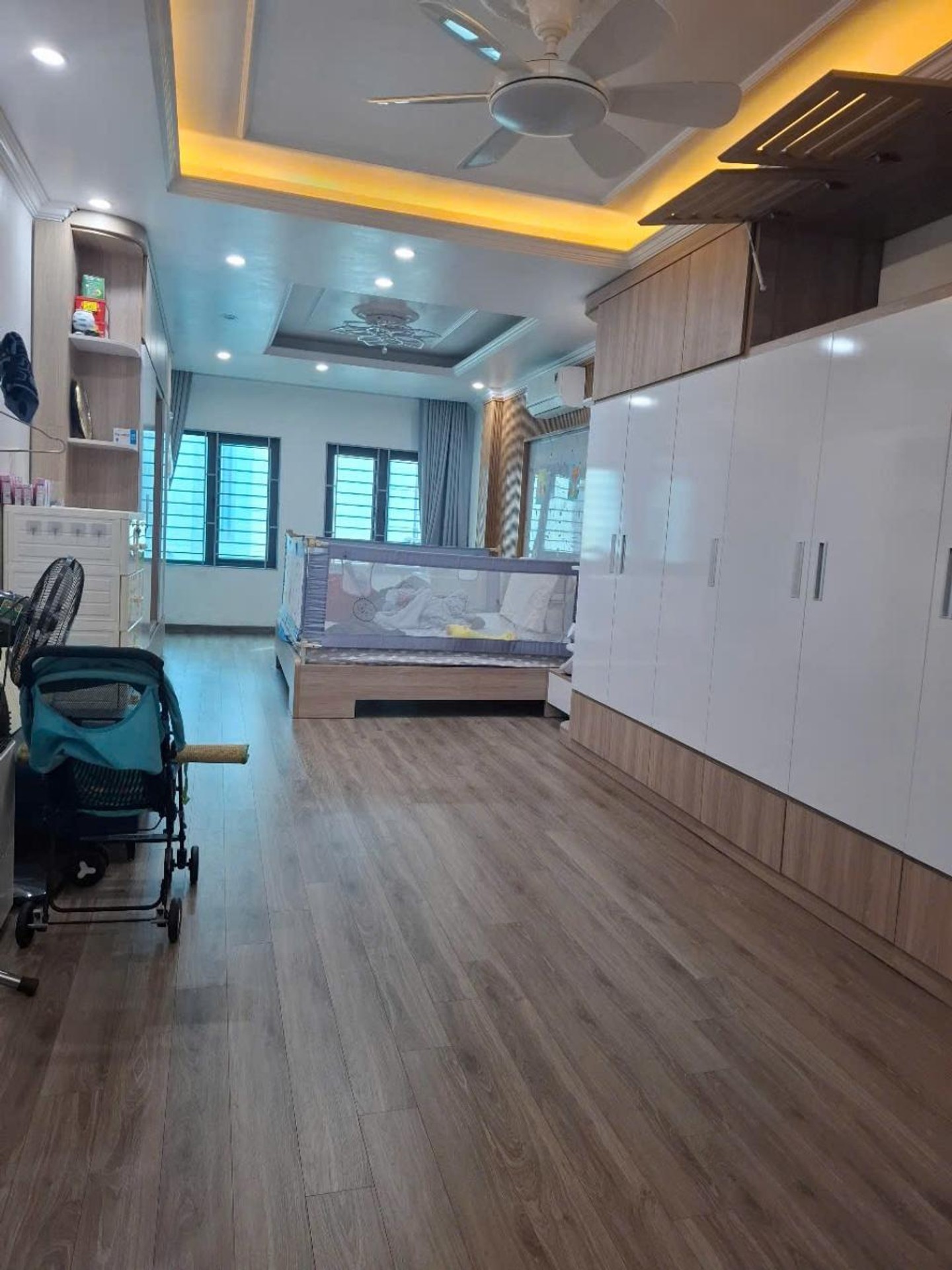 Cầu Giấy, Nhà Mặt Phố 7 Tầng x53m, Thang Máy, Ô Tô Đỗ Cửa, Sổ Nở Hậu, nhà đẹp ngõ thông, giá tốt.