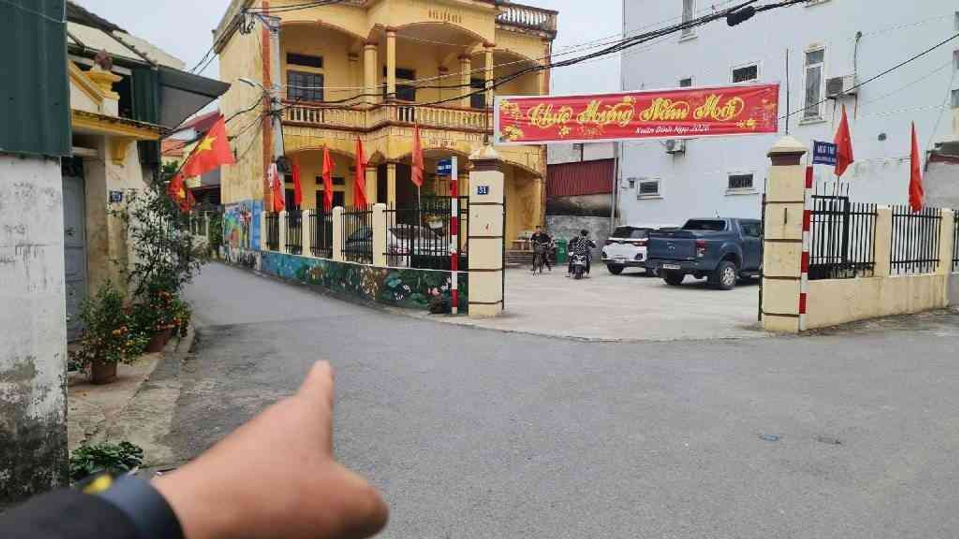 💥 em Thạch BĐS Hà Nội chào anh chị💥
RẺ - HIẾM – NGÕ Ô TÔ ĐỖ- SẴN NHÀ CHỈ VIỆC Ở.