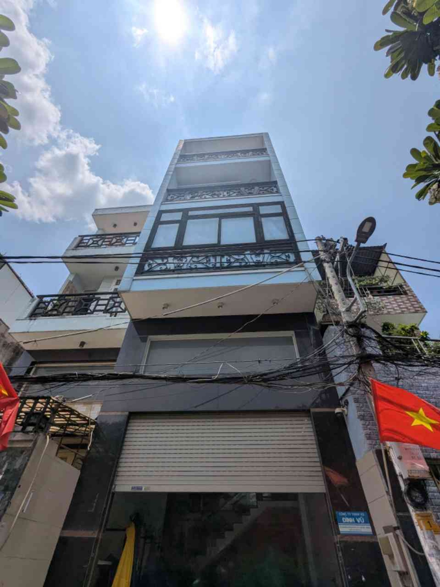 Nhà HXH Phan Huy Ích, 5 tầng, 5 phòng ngủ, giá 6.9 tỷ