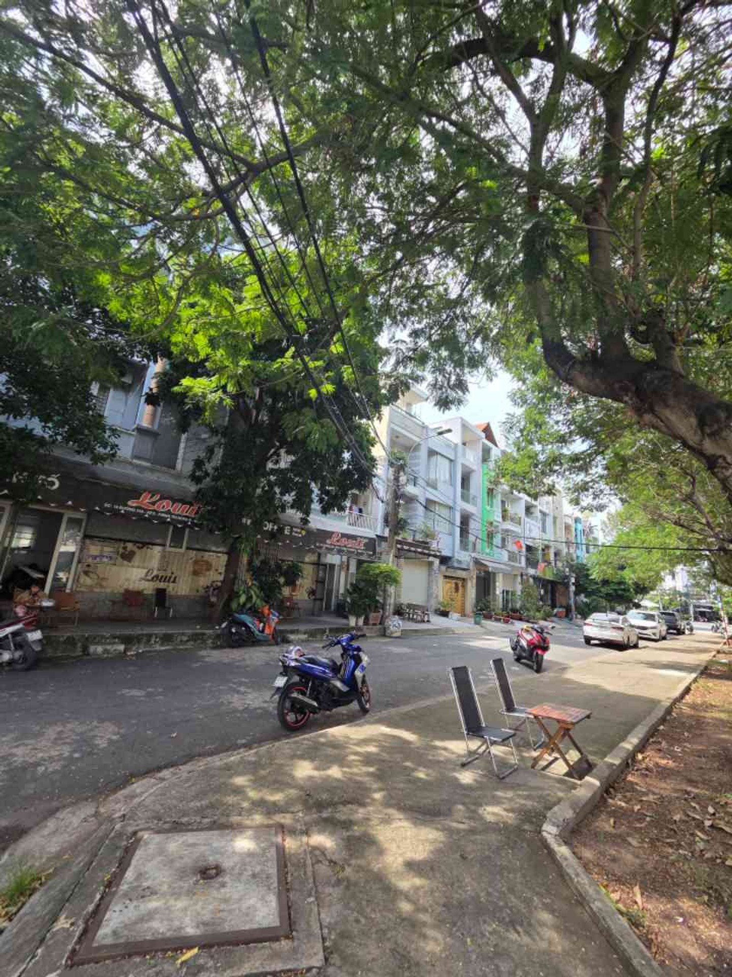 Nhà góc view cực đẹp ngay Tên Lửa, 4 tầng sang chảnh