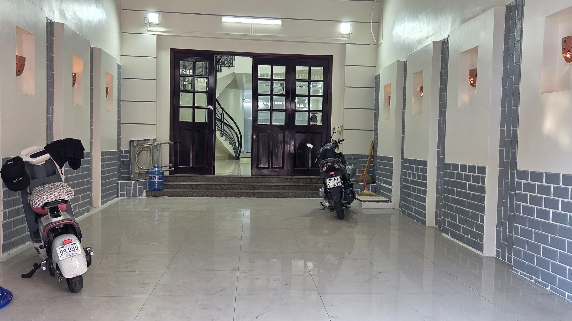 THÔNG SỐ HIẾM-MẶT TIỀN RỘNG GIÁ TỐT-BÁN NHÀ 5×21-4 TẦNG-MẶT TIỀN ĐƯỜNG HOÀNG XUÂN NHỊ QUẬN TÂN PHÚ