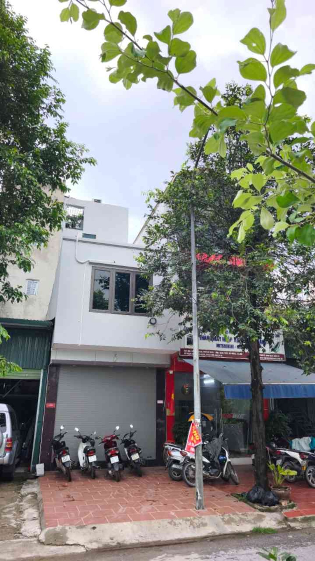 Bán nhà liền kề 3 tầng mặt đường đôi Vạn Phúc 50m2 kinh doanh bất chấp giá 15.5 tỷ