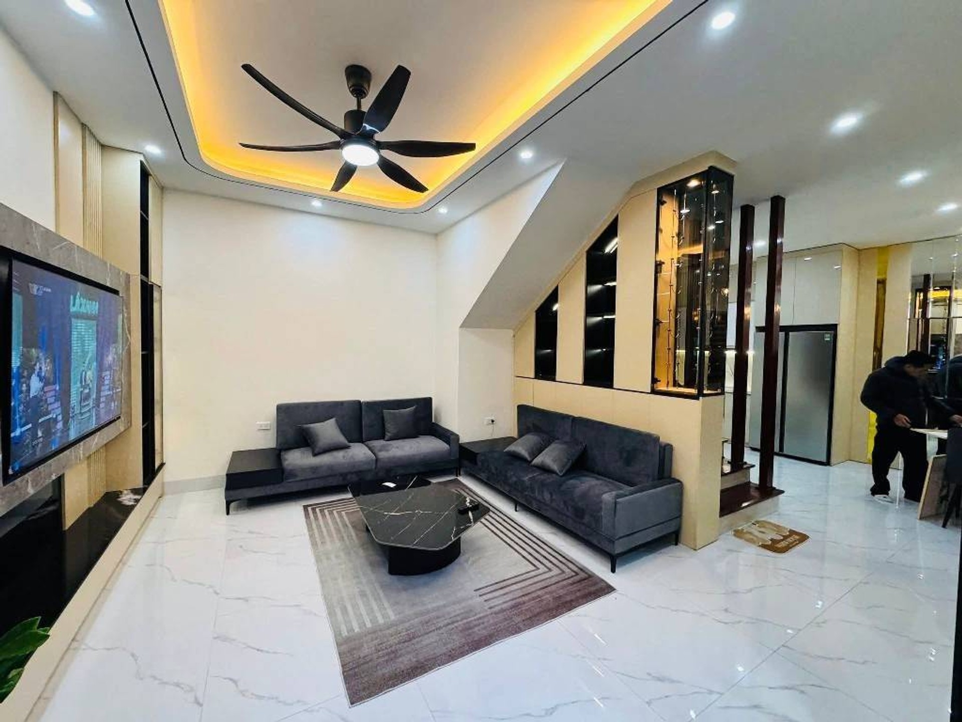Nhà Góc 4 Tầng Thang Máy, Mặt Tiền Rộng, 2 Thoáng Vĩnh Viễn