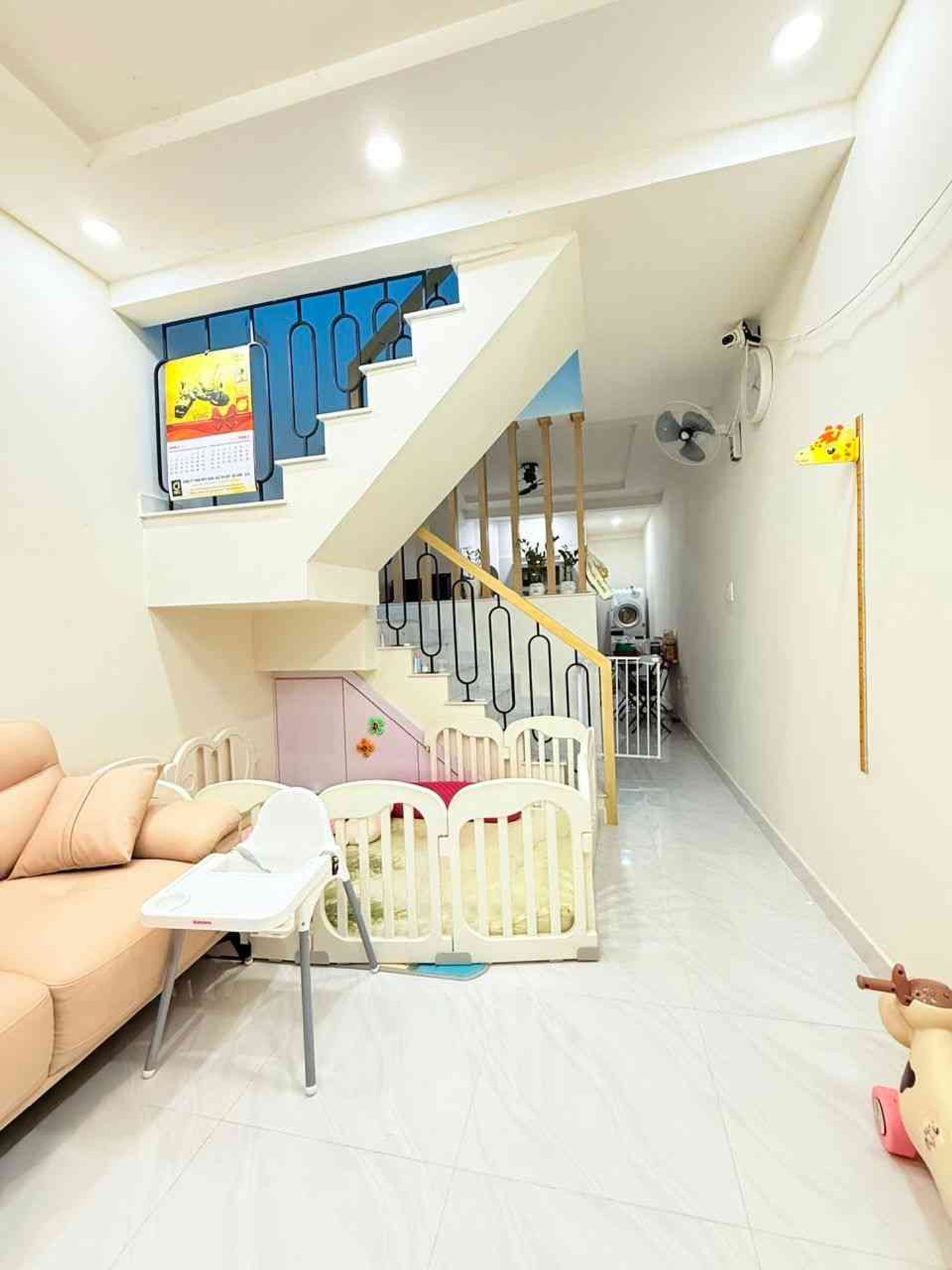 NHÀ 2 TẦNG - GẦN PHÚ MỸ HƯNG - 43M2 - 4 TỶ 8