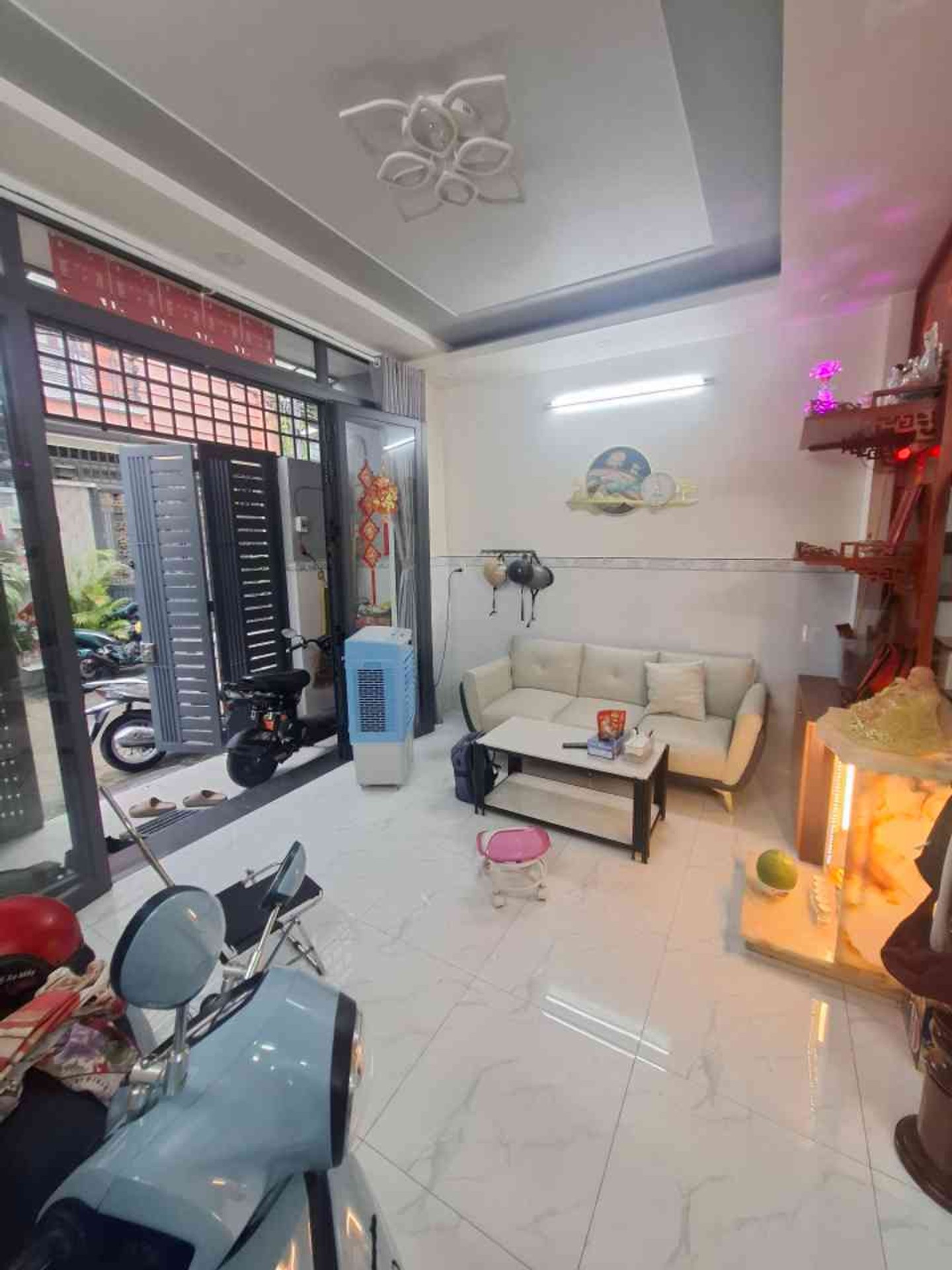 Bán nhà 3 tầng 3PN diện tích 53.3m2 tại khu an ninh, giá 5.88 tỷ