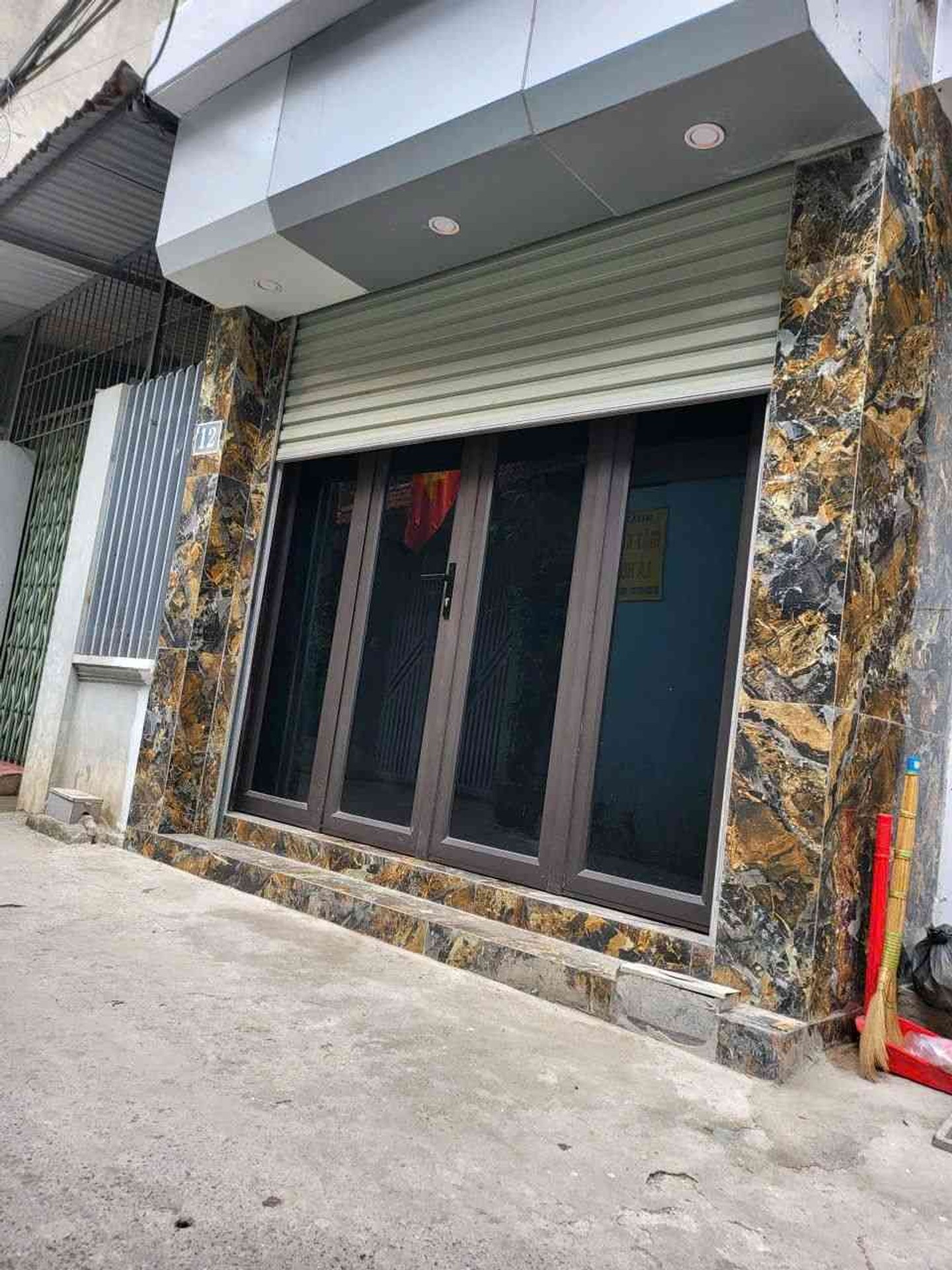 8.x TỶ HÀ ĐÔNG - TÌM ĐÂU RA CĂN THỨ 2 PHAN ĐÌNH GIÓT Ô TÔ ĐỖ CỬA ĐẸP THẾ NÀY?