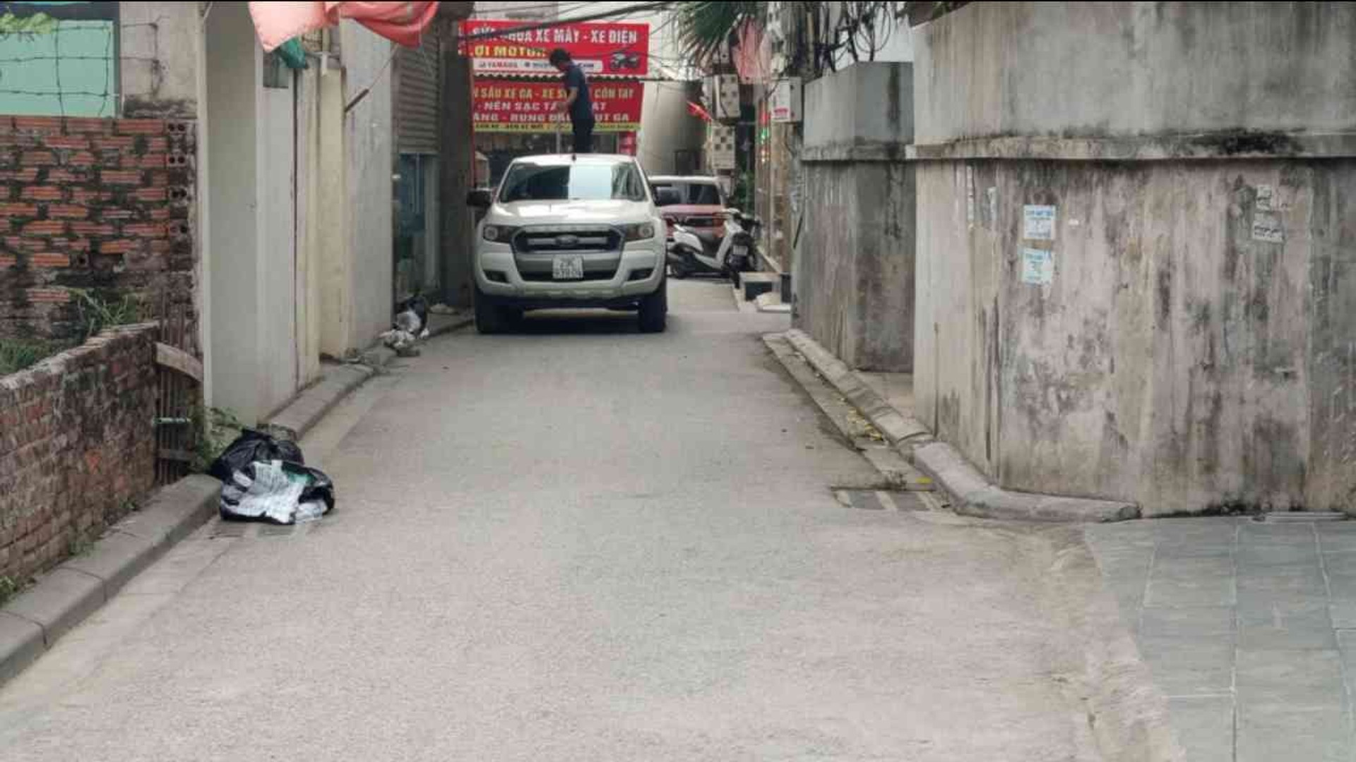 Bán đất kinh doanh xã Kim Chung, thôn Hậu, vị trí gần chợ, mặt tiền 5.2m