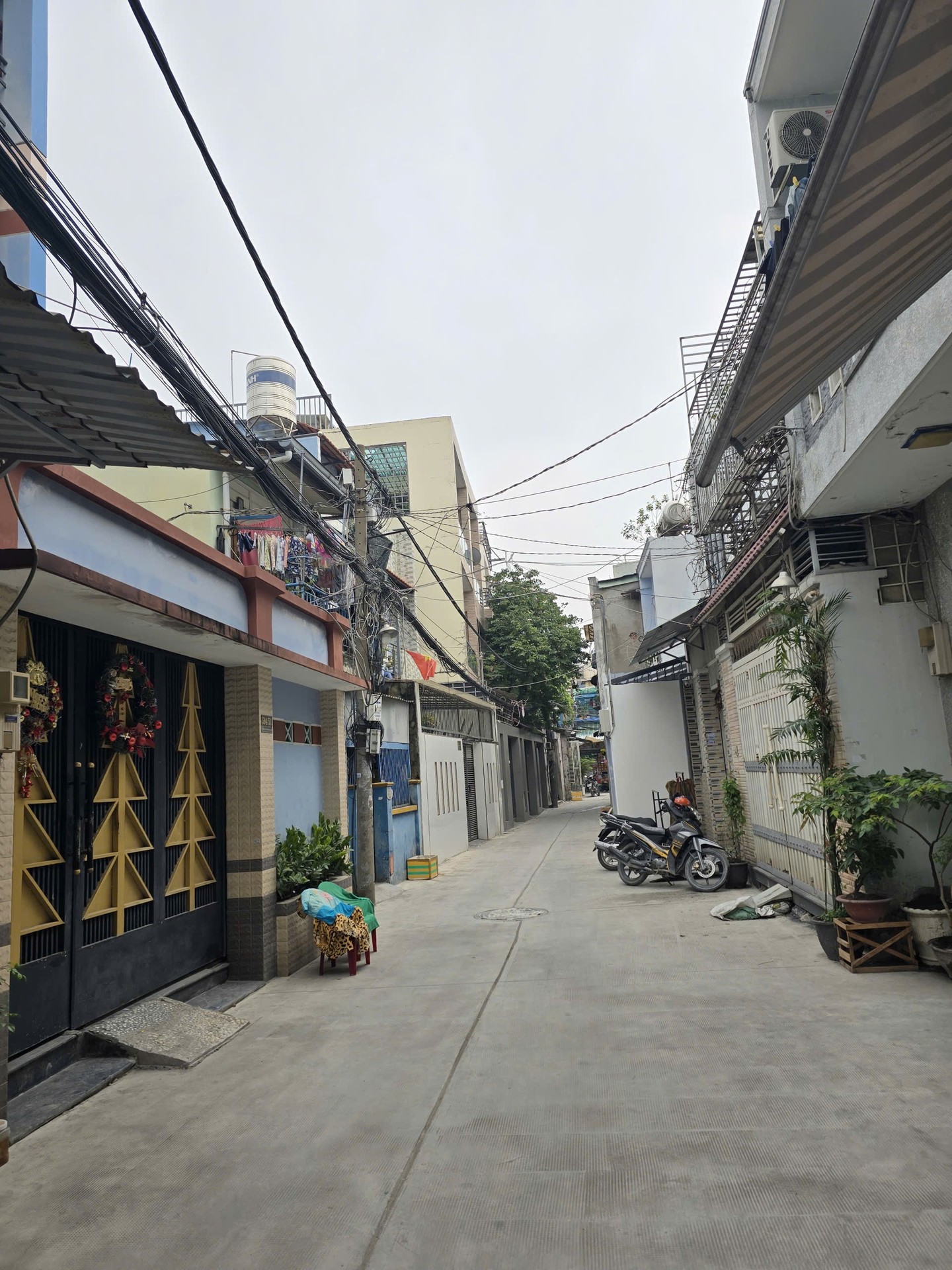 Bán nhà 2 tầng rộng 164m2-ngang8m-âu cơ-p.10-tân bình