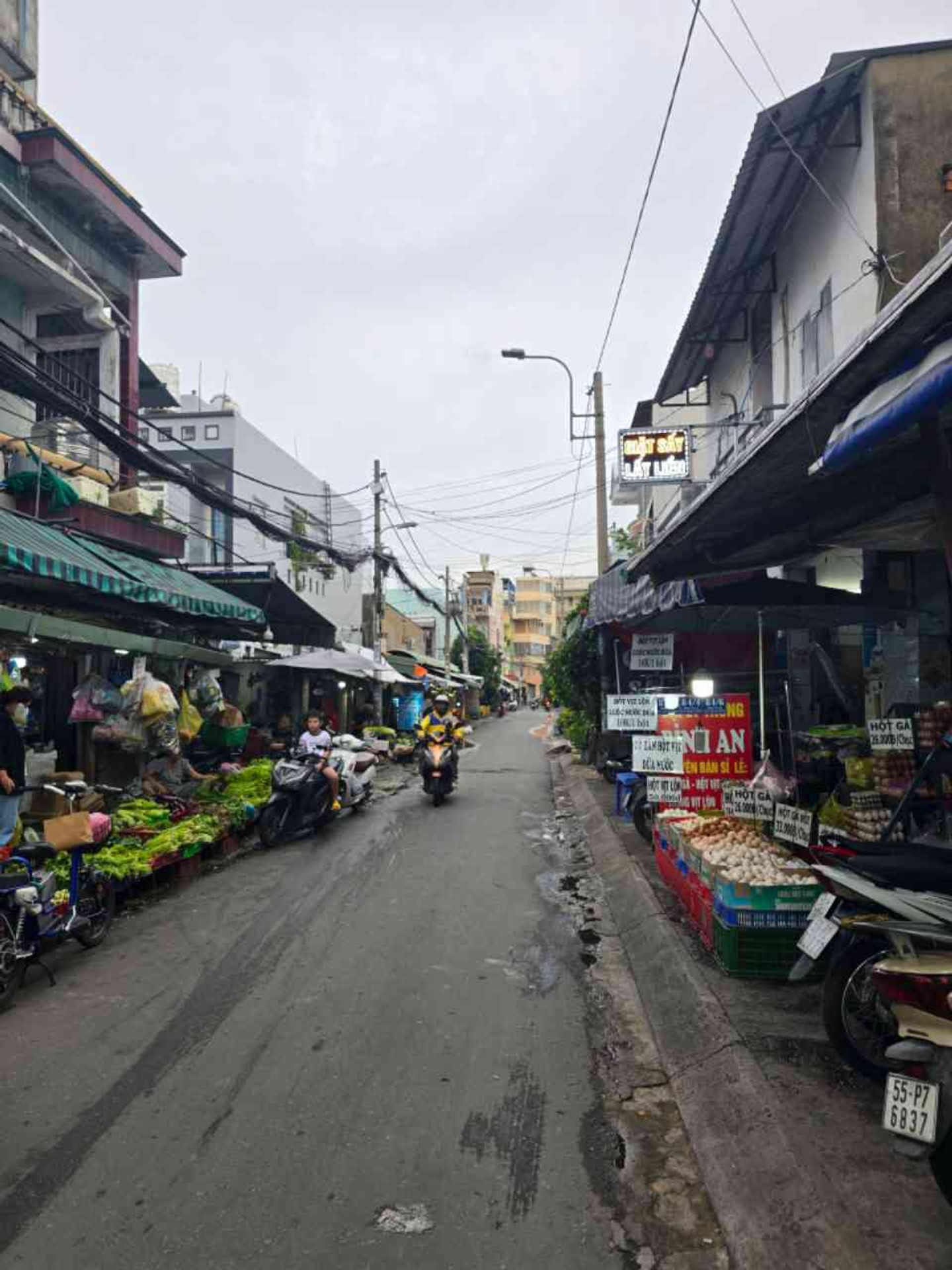Bán nhà riêng Bình Tân 2 tầng 3 phòng ngủ, hẻm xe hơi gần AEON Bình Tân