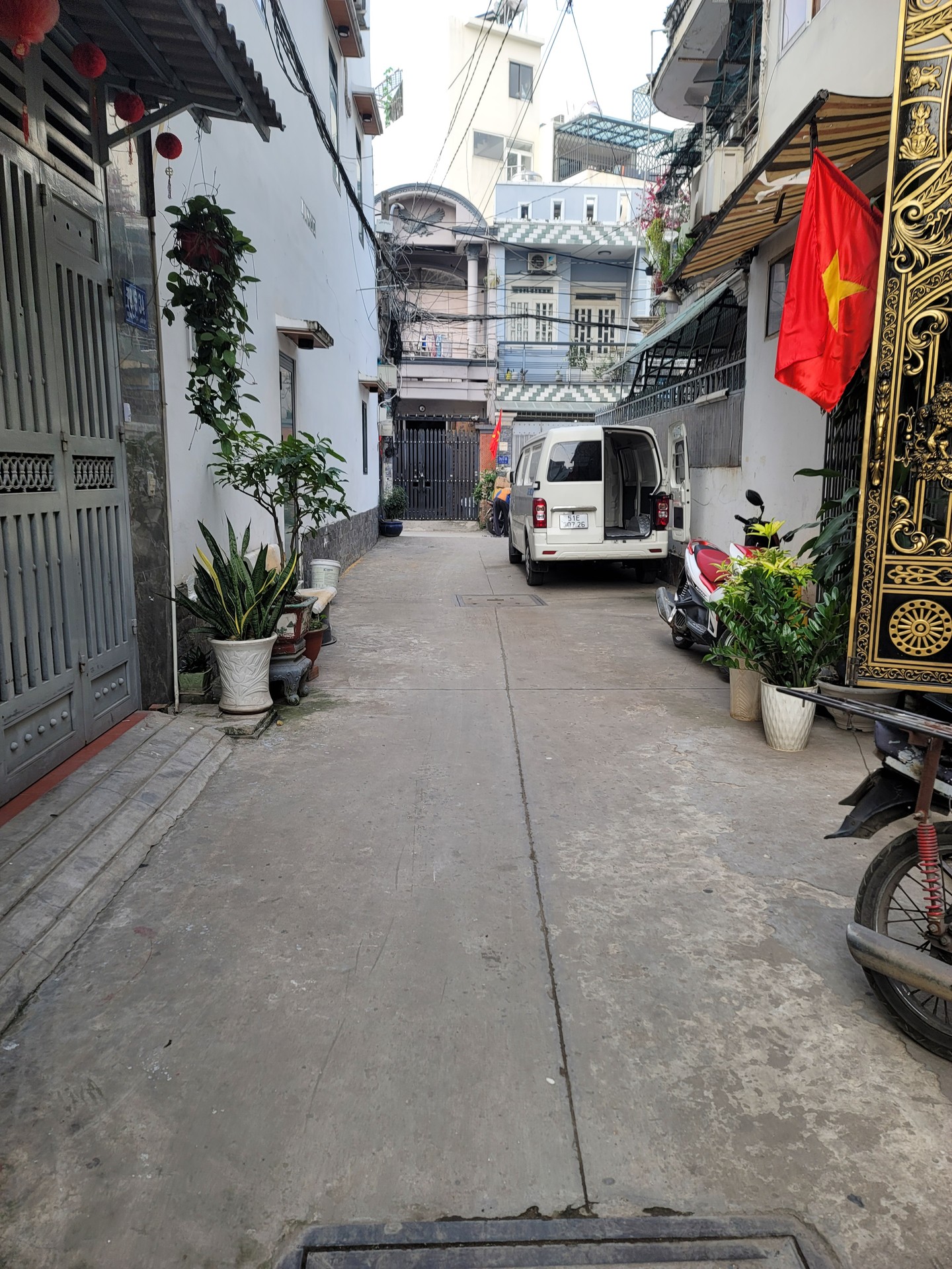 Bán nhà riêng 3 tầng hẻm xe hơi Phạm Văn Chiêu, 55.6m2 hướng Đông Nam