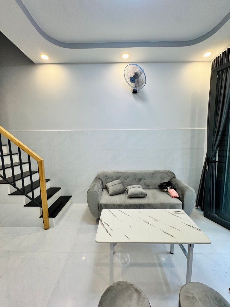 Nhà 3 tầng hẻm 3m tại phường 10 Tân Bình giá 3.5 tỷ