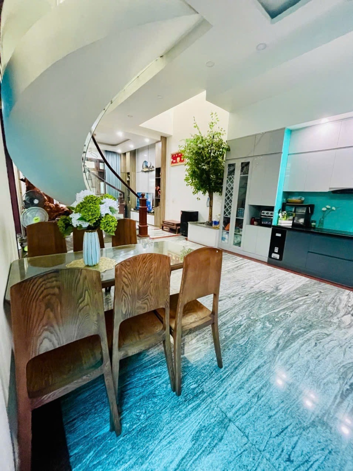 Bán nhà riêng lô góc 3 tầng 138m2 khu Hiệp Bình Chánh Thủ Đức