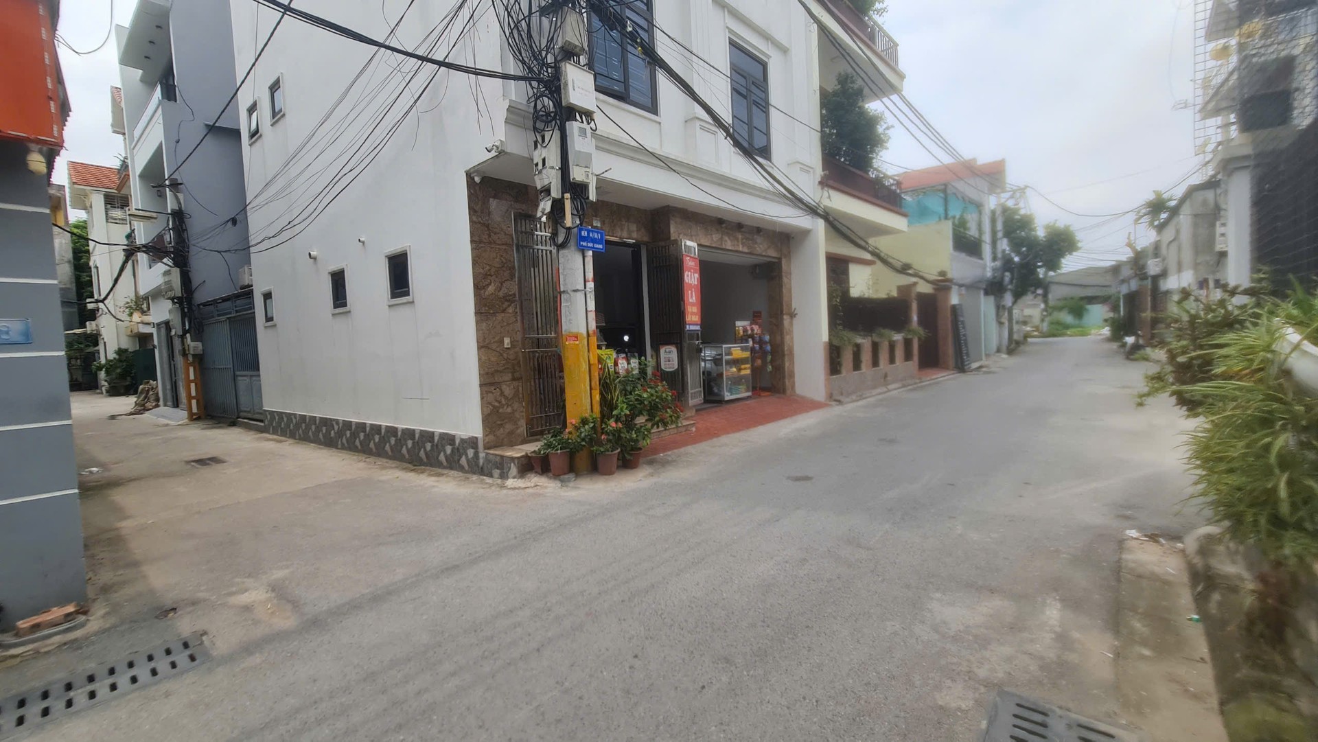 Bán gấp lô Góc 55 m2 Phố Đức Giang, ngõ ô tô đỗ cửa, gần cầu Đông Trù, giá nhỉnh 10 tỷ