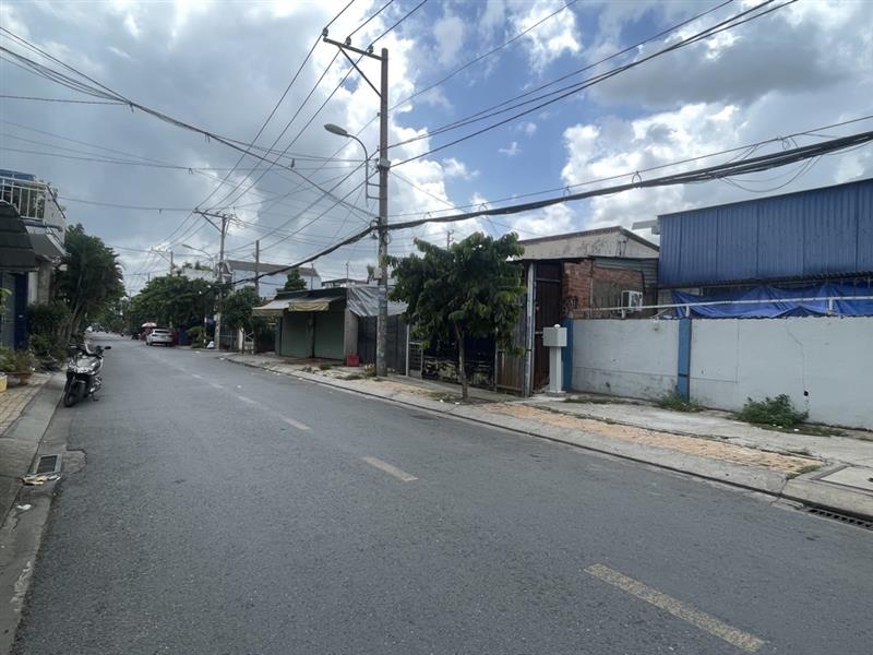 Nhà mặt phố rộng 83m2, giá 6 tỷ tại Hóc Môn