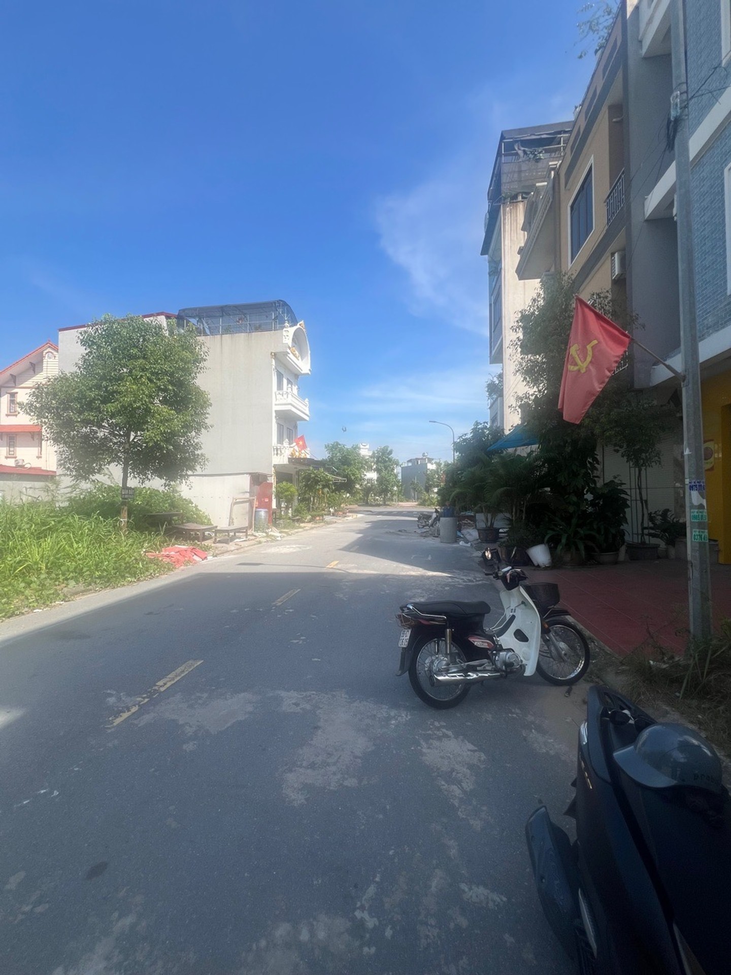 🔥 THỬA ĐẤT ĐẸP – LIÊN BÃO, BẮC NINH 🔥

📍 Vị trí đẹp, mặt ngõ kinh doanh sầm uất - Oto vào nhà