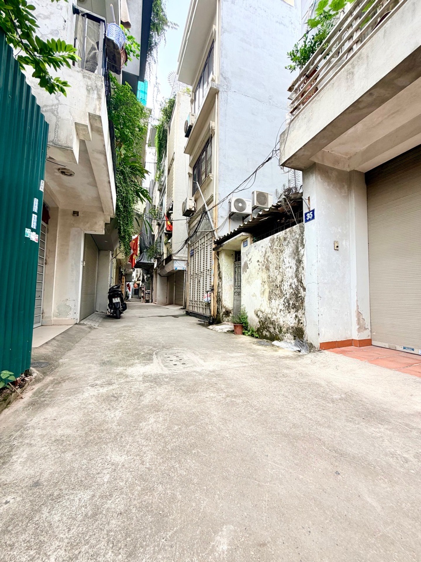 Nhà Phân Lô Đẹp Lạc Long Quân - Cơ Hội Vàng Xây Căn Hộ Dịch Vụ