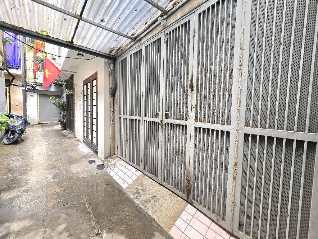 Bán nhà 6 tầng phân lô phường Giảng võ, phố Đê La Thành