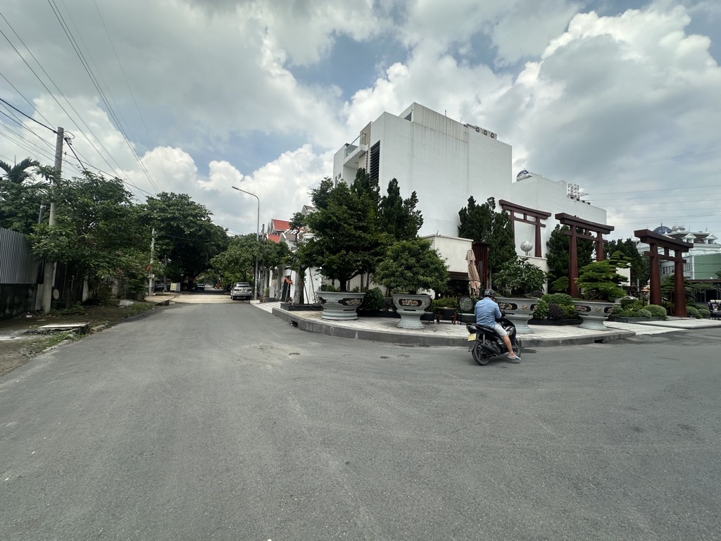 Đất view biệt thự Mai Lisa 400,7 m2, view sông phường Thới An