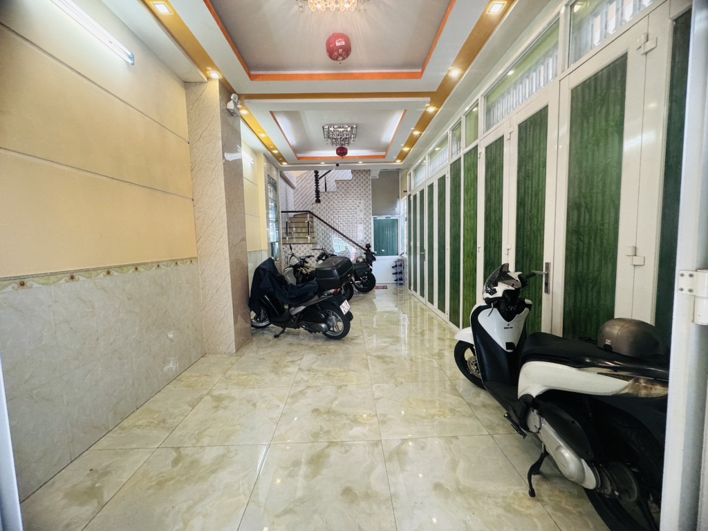 BÁN CHDV CAO CẤP KHU VIP TÊN LỬA 4 TẦNG 10 PHÒNG ĐƯỜNG 10M THU NHẬP 50TR/TH
