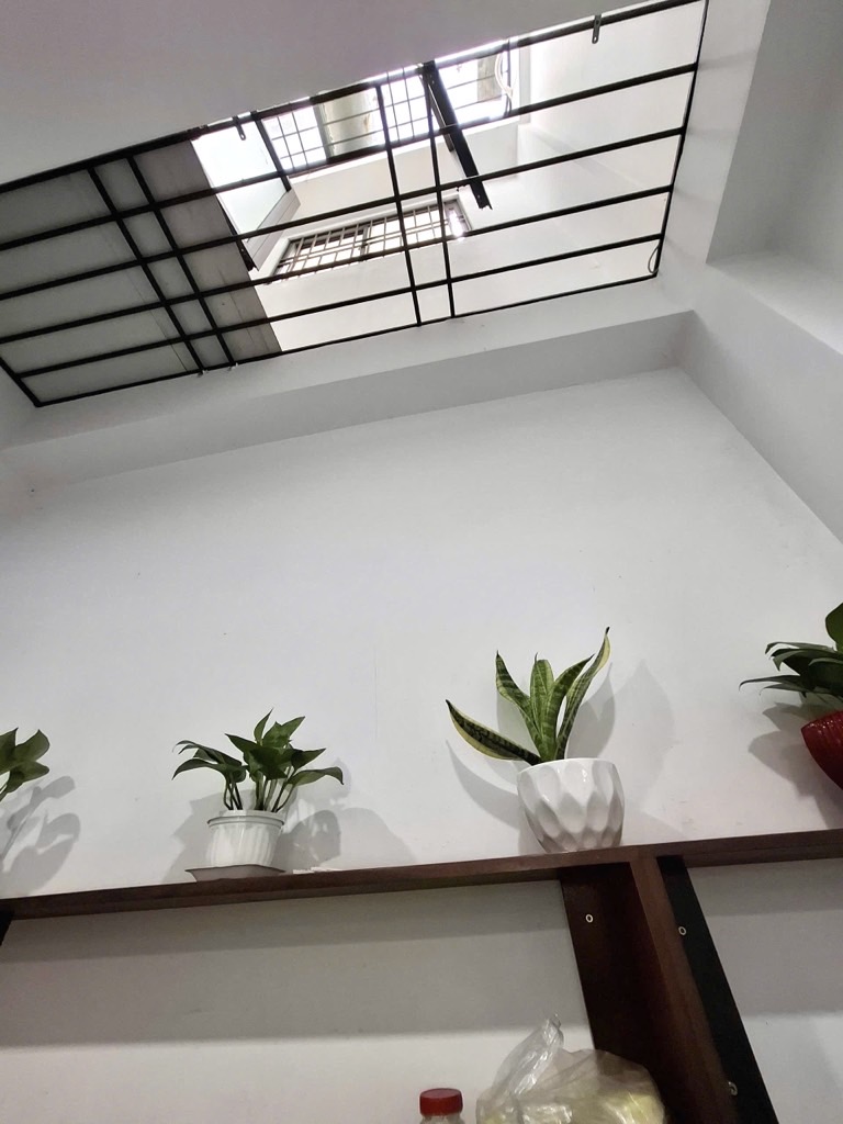 Bán nhà 3 tầng 42m2 tại Tân Bình hẻm xe tải, thích hợp kinh doanh